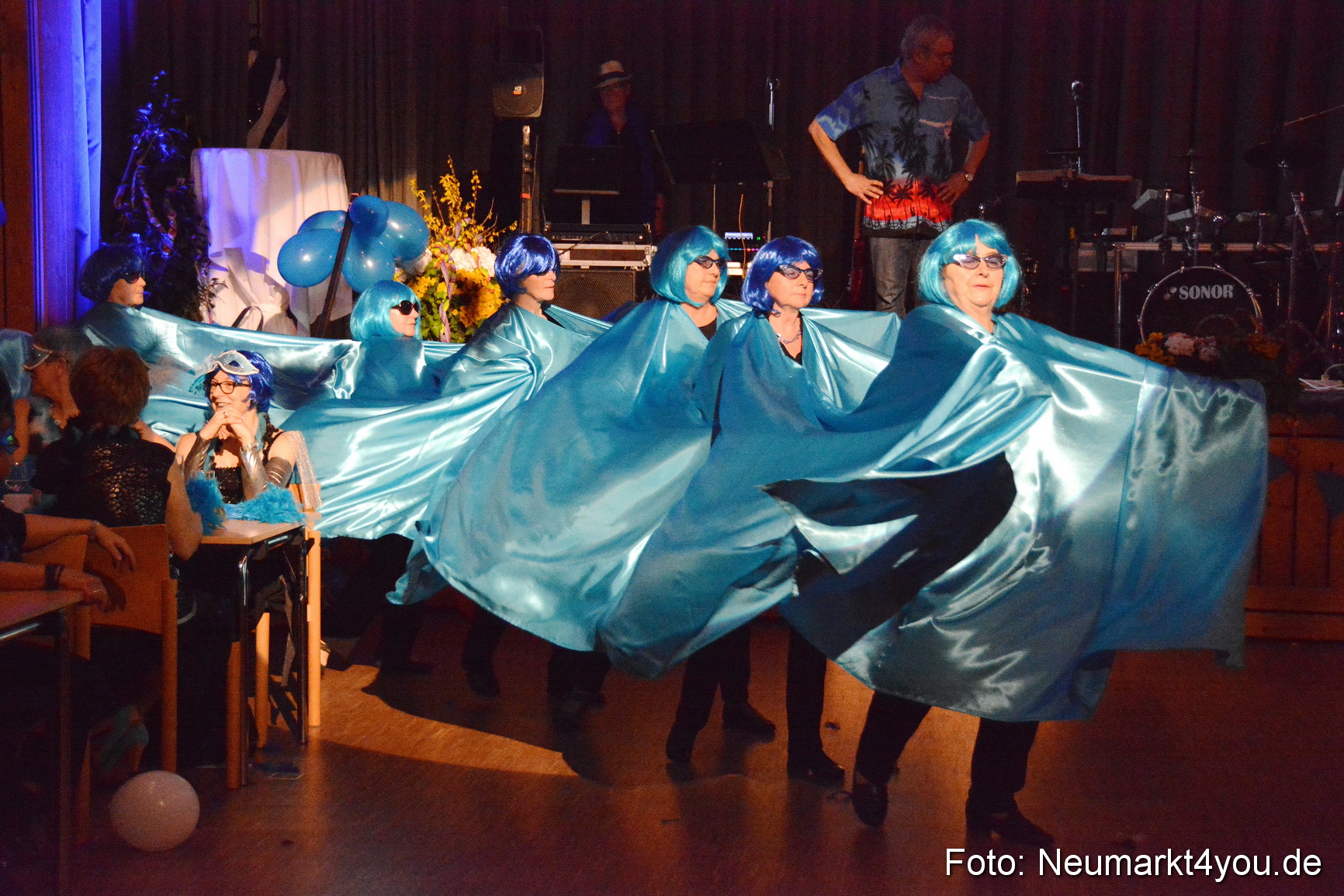 Weiberfasching Neumarkt 230217 0097