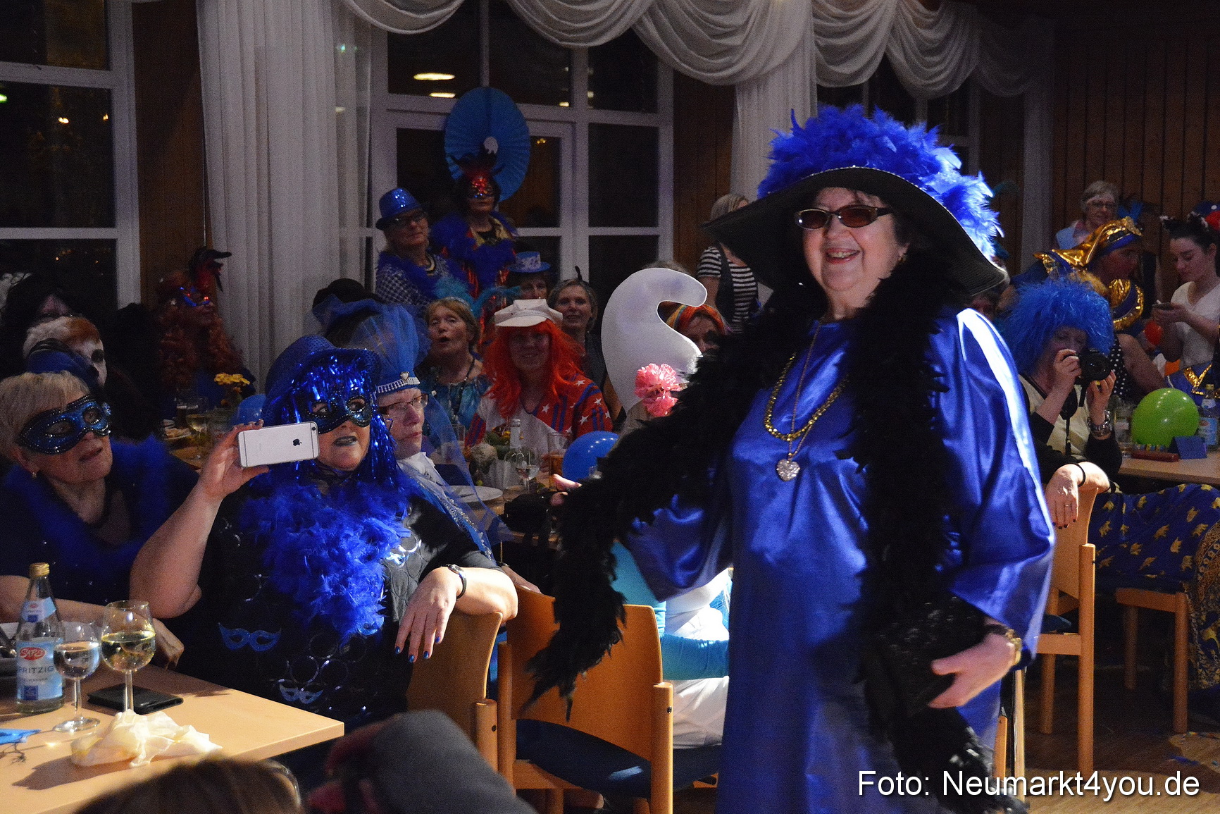 Weiberfasching Neumarkt 230217 0107