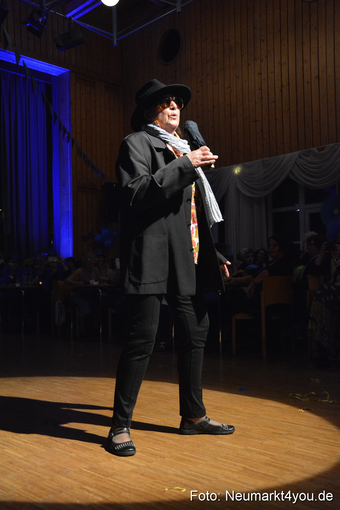 Weiberfasching Neumarkt 230217 0116