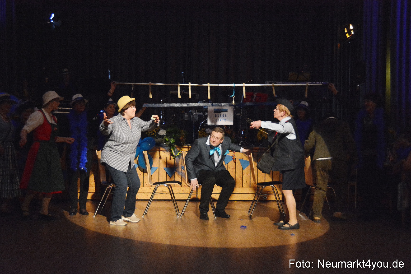 Weiberfasching Neumarkt 230217 0120