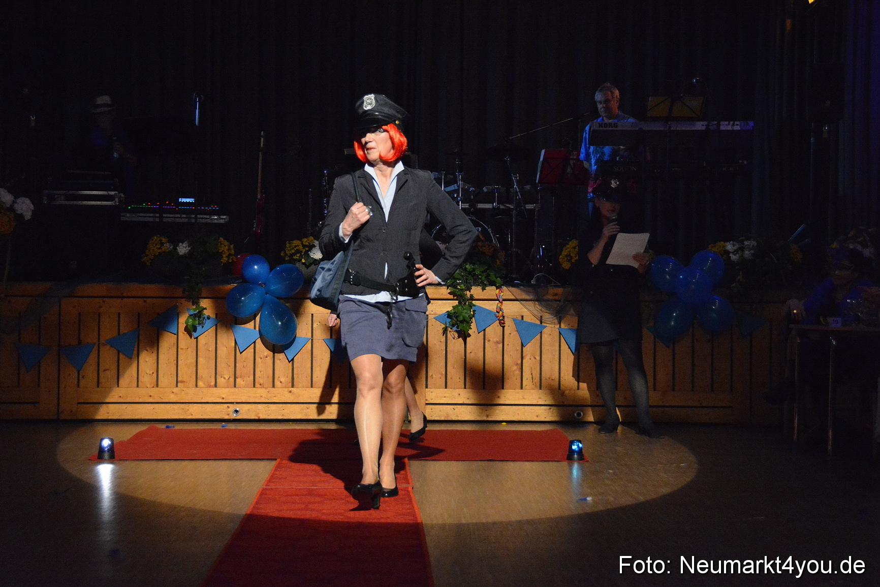 Weiberfasching Neumarkt 230217 0127