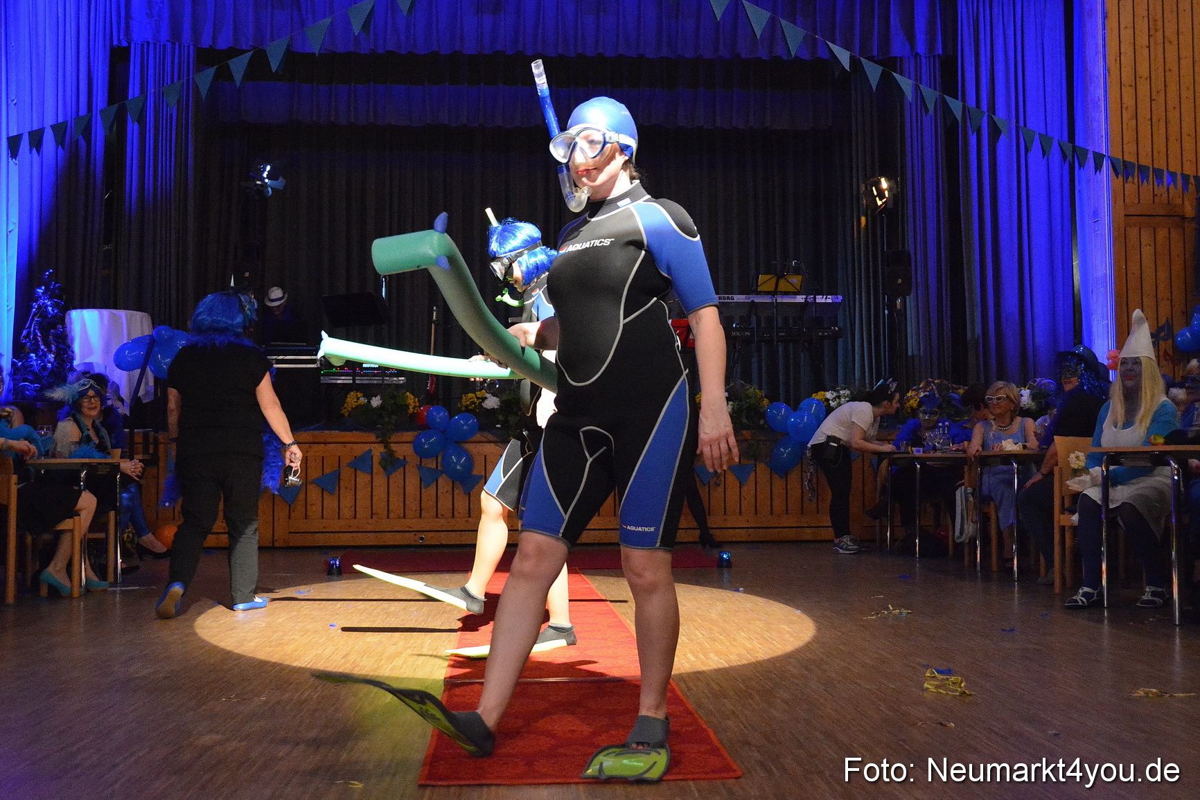 Weiberfasching Neumarkt 230217 0130