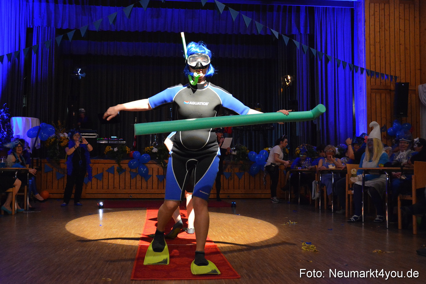 Weiberfasching Neumarkt 230217 0131