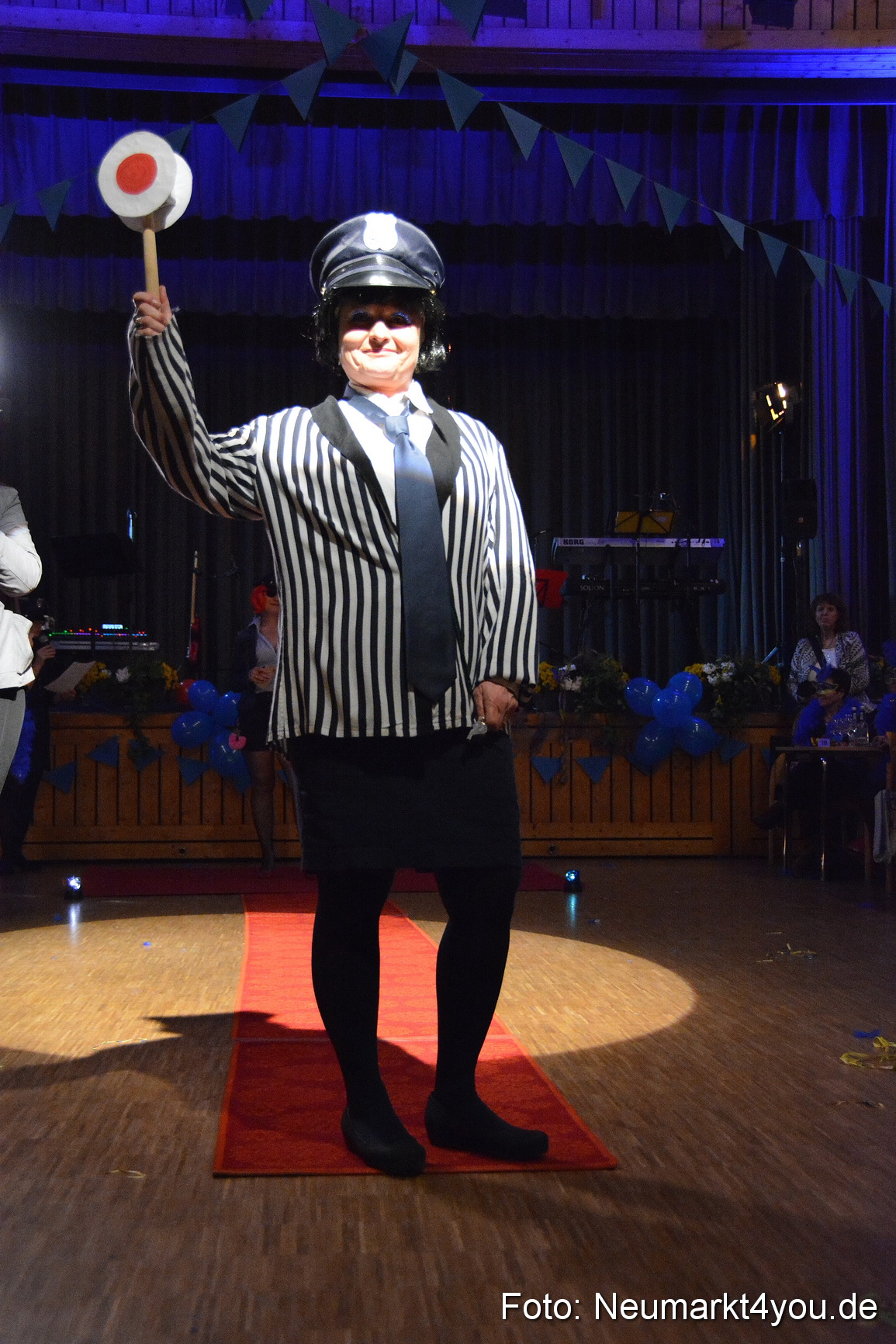 Weiberfasching Neumarkt 230217 0134