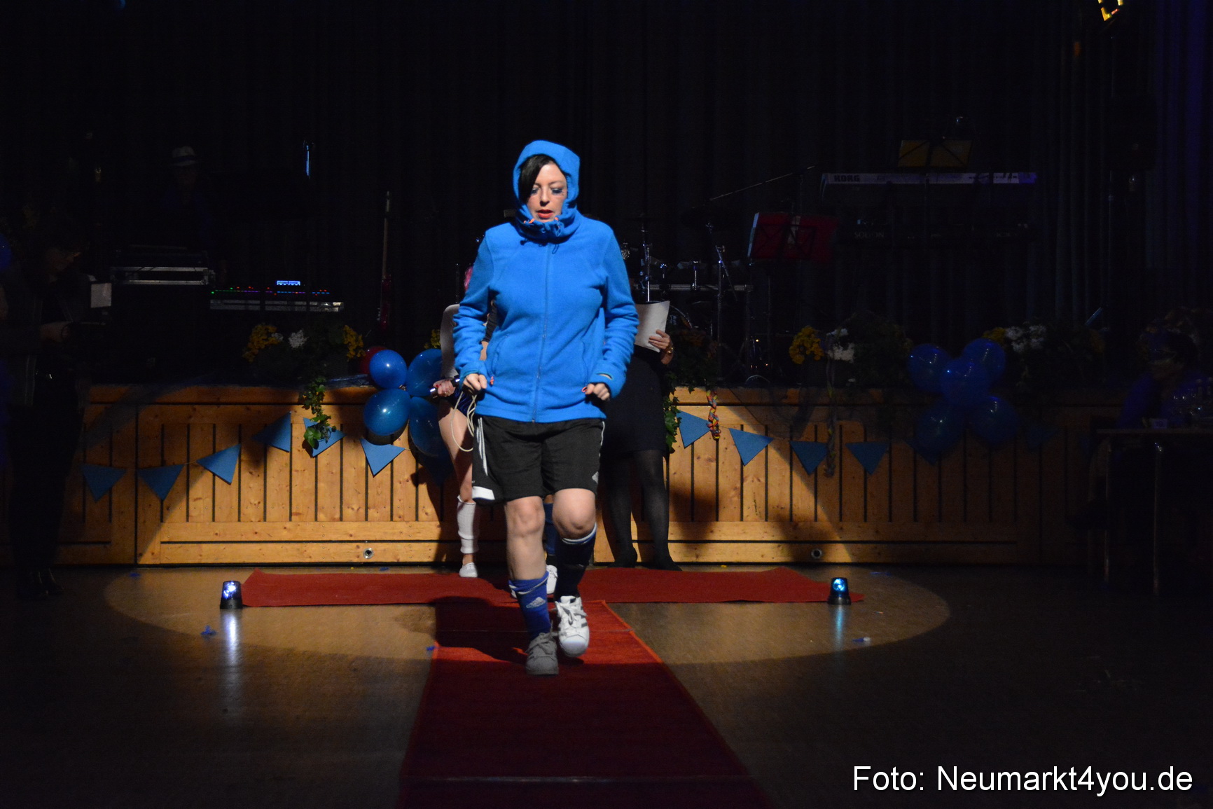 Weiberfasching Neumarkt 230217 0138