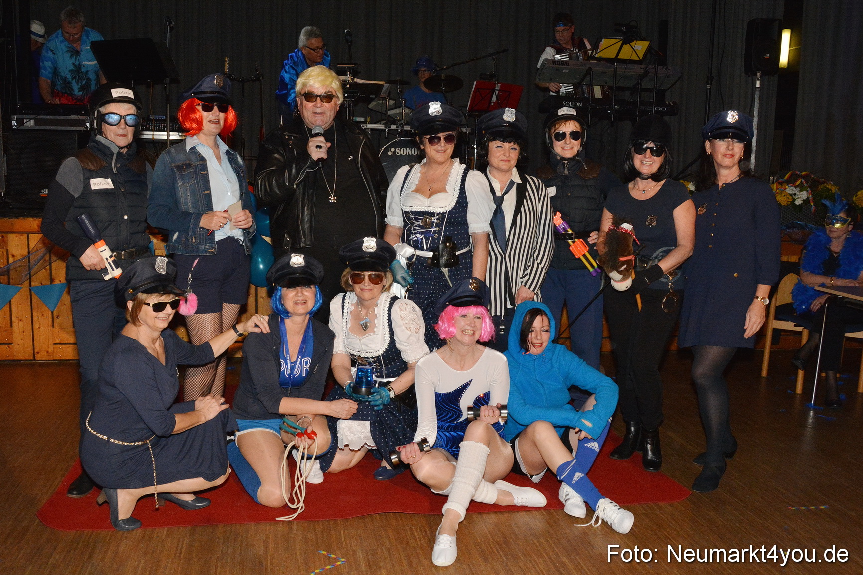 Weiberfasching Neumarkt 230217 0148