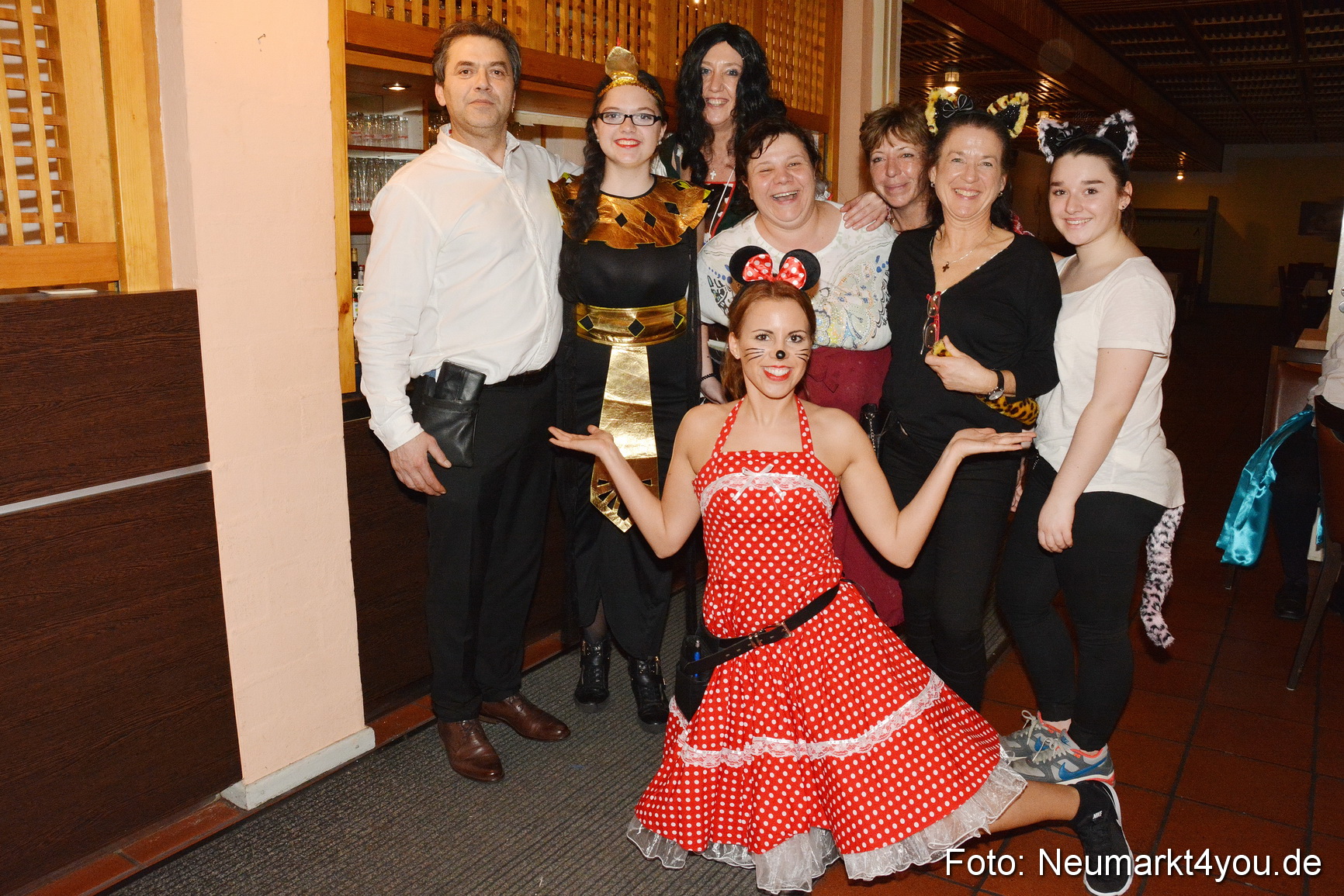 Weiberfasching Neumarkt 230217 0149