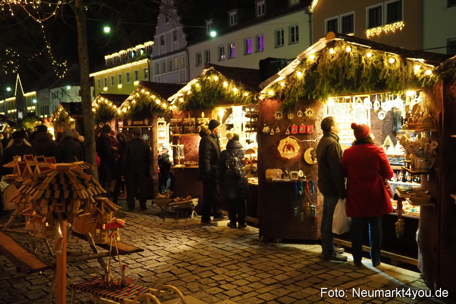 Weihnachtsmarkt Neumarkt 231217 0001