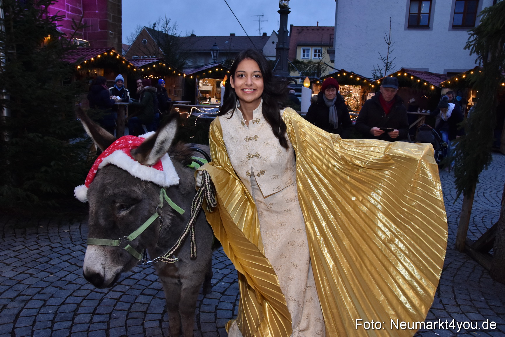Weihnachtsmarkt Neumarkt 231217 0007