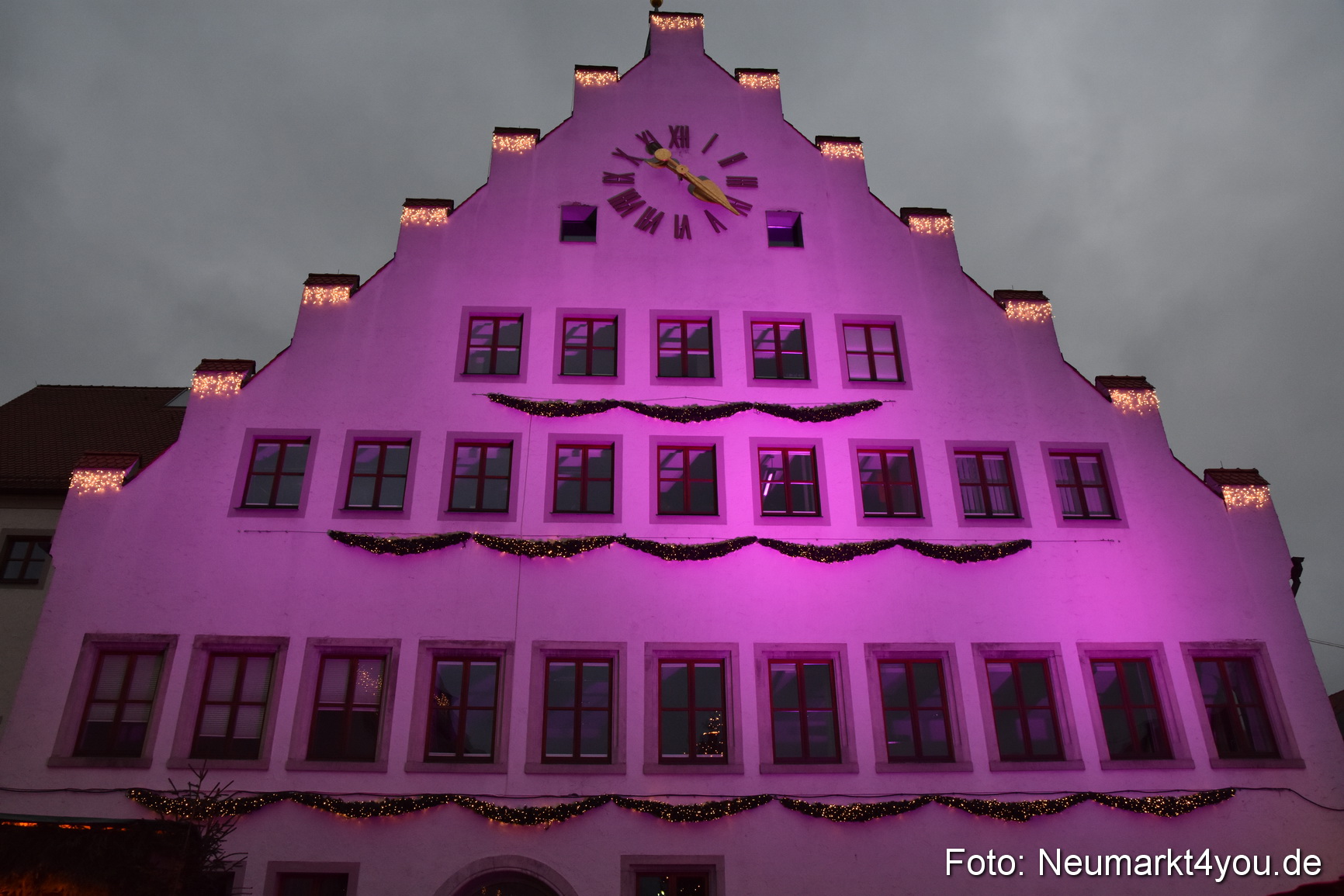 Weihnachtsmarkt Neumarkt 231217 0009