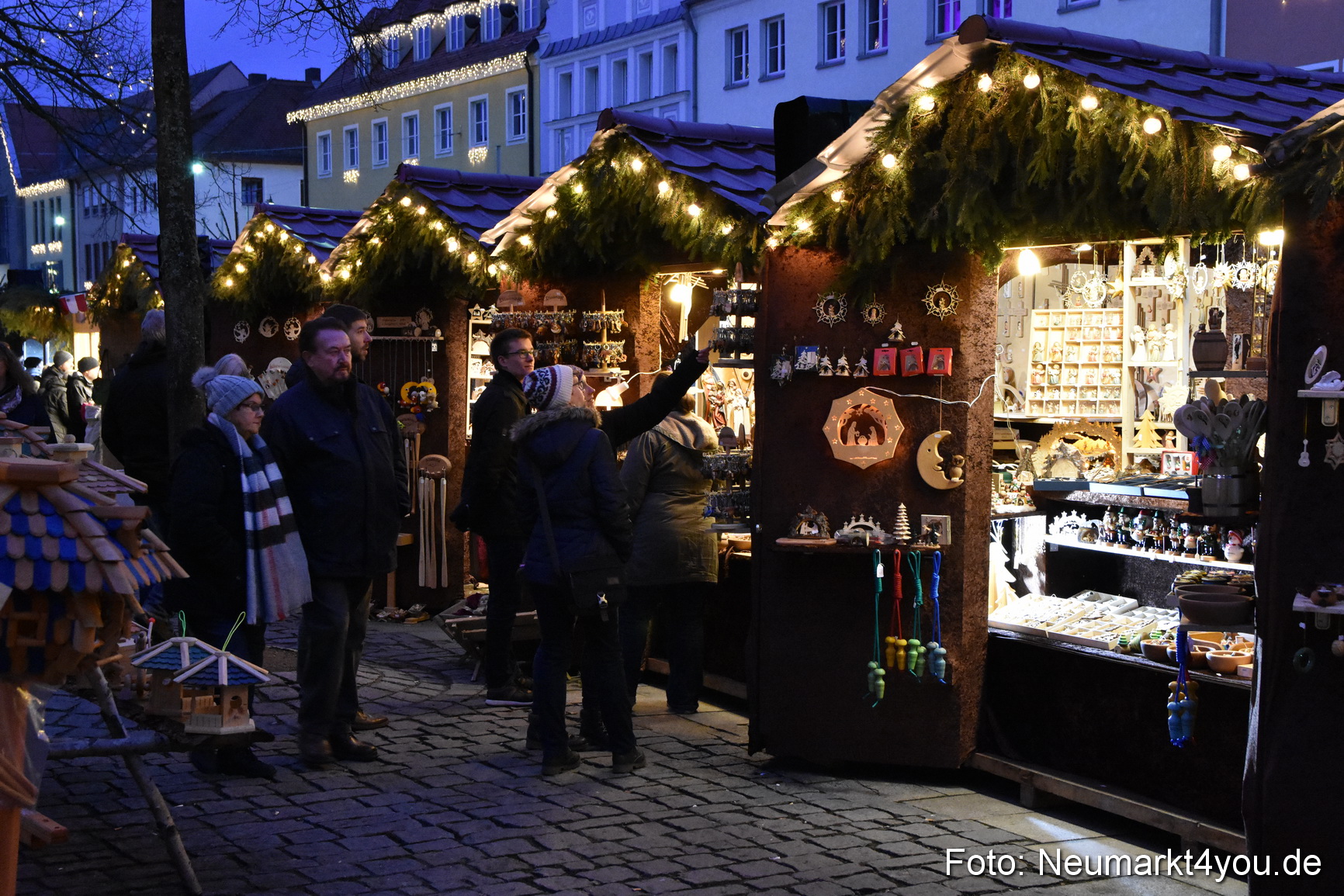 Weihnachtsmarkt Neumarkt 231217 0013