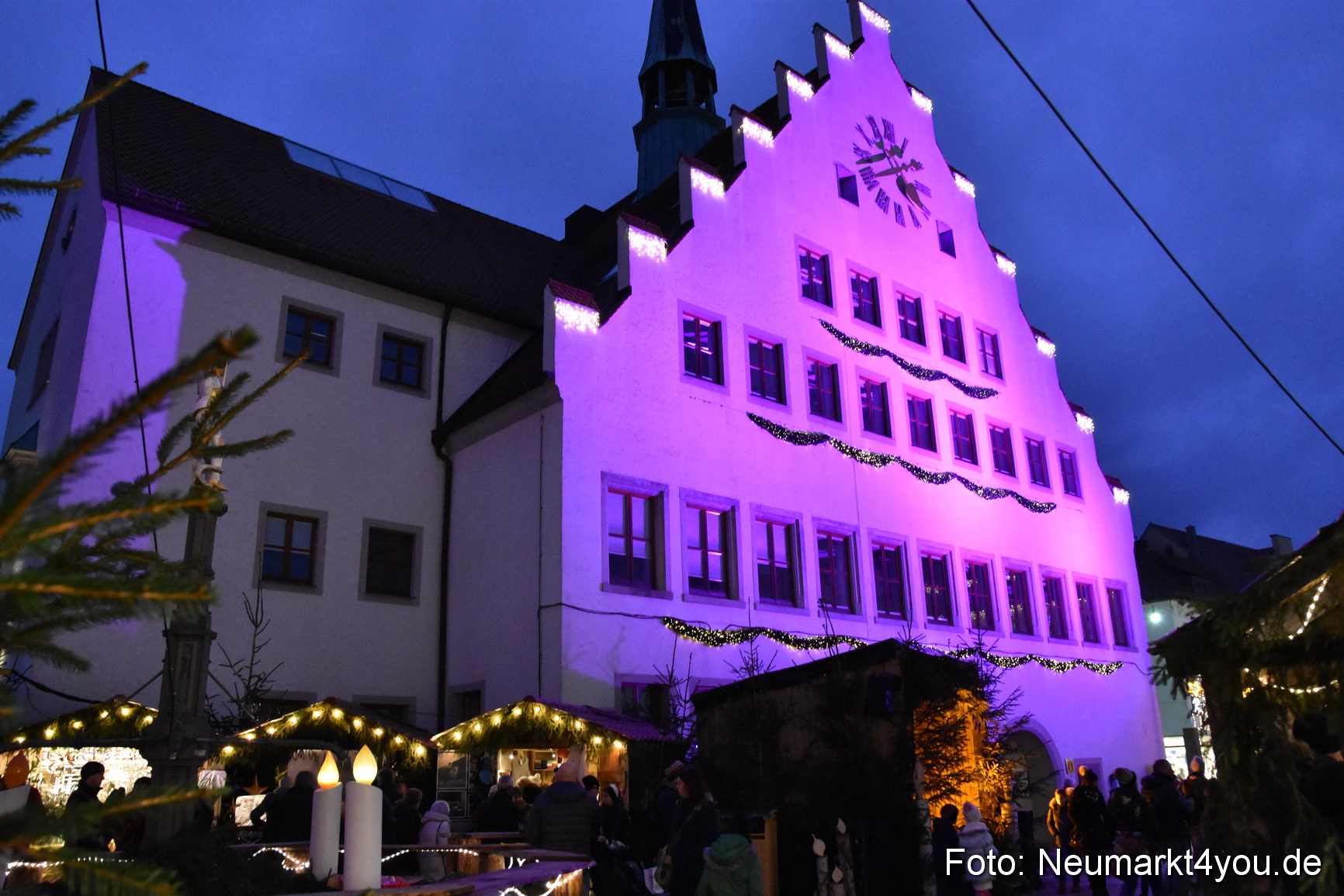 Weihnachtsmarkt Neumarkt 231217 0015