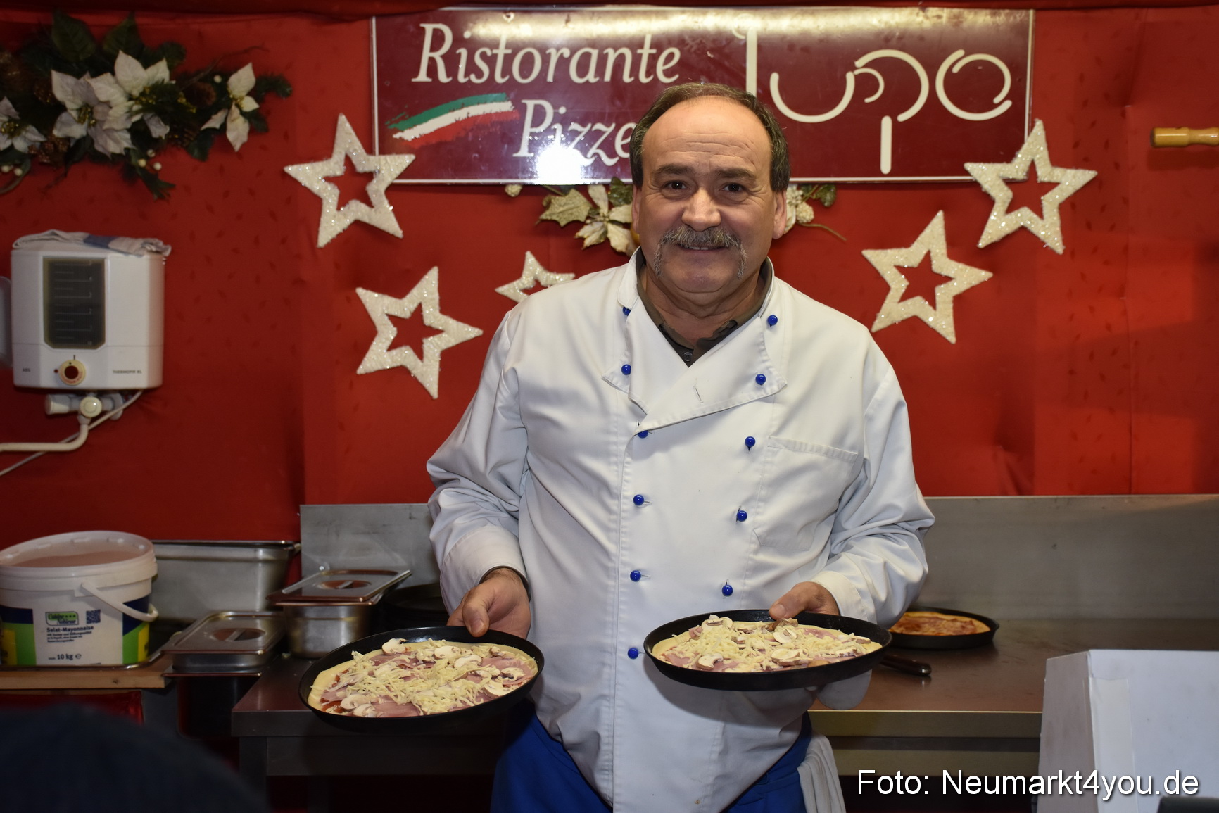 Weihnachtsmarkt Neumarkt 301117 0015