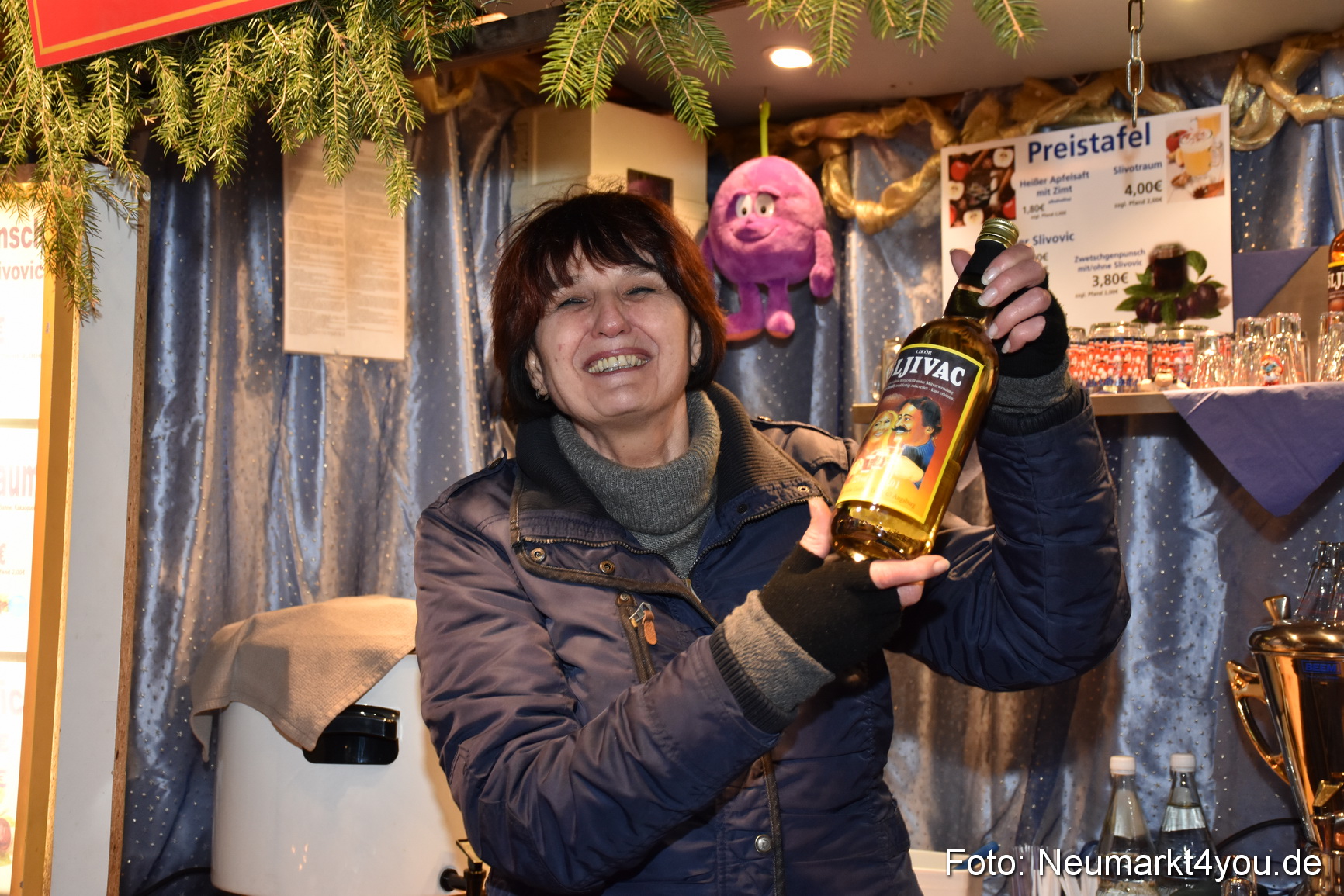 Weihnachtsmarkt Neumarkt 301117 0022