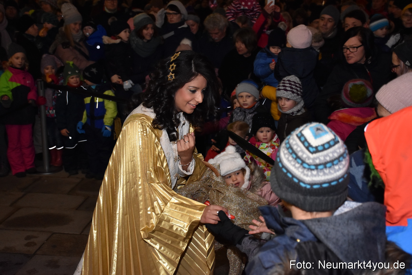 Weihnachtsmarkt Neumarkt 301117 0052