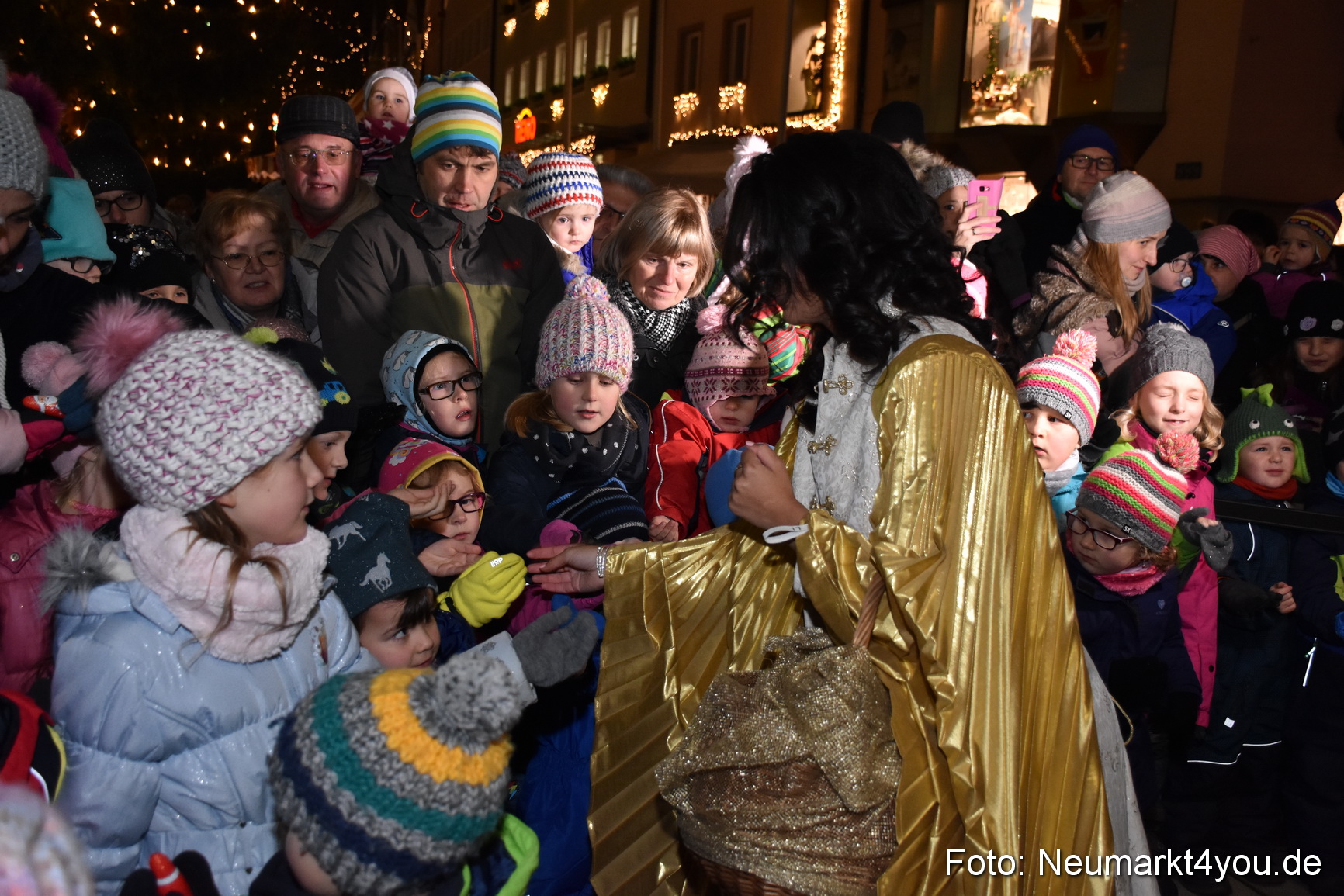Weihnachtsmarkt Neumarkt 301117 0057