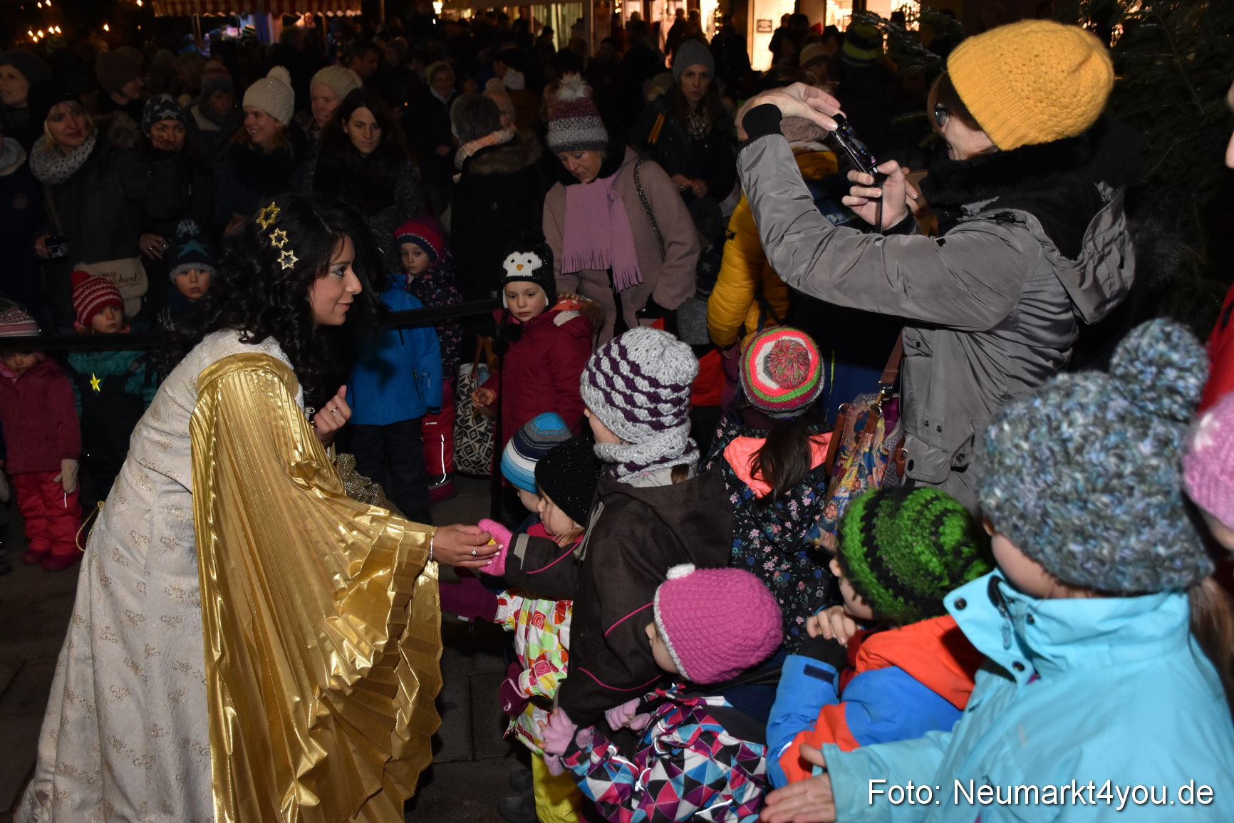 Weihnachtsmarkt Neumarkt 301117 0060