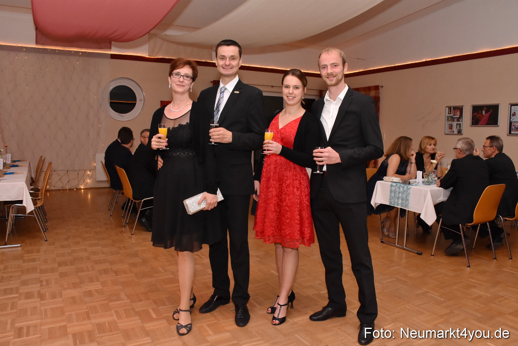 41 Herbstball Blau Silber ASV Neumarkt 0032