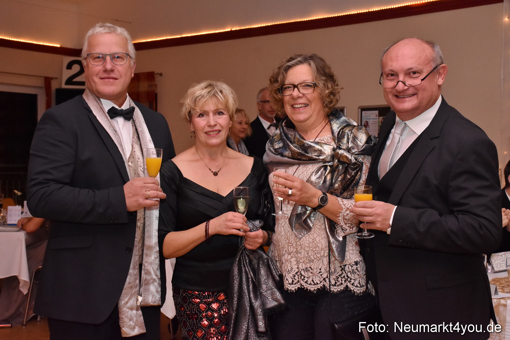 41 Herbstball Blau Silber ASV Neumarkt 0037