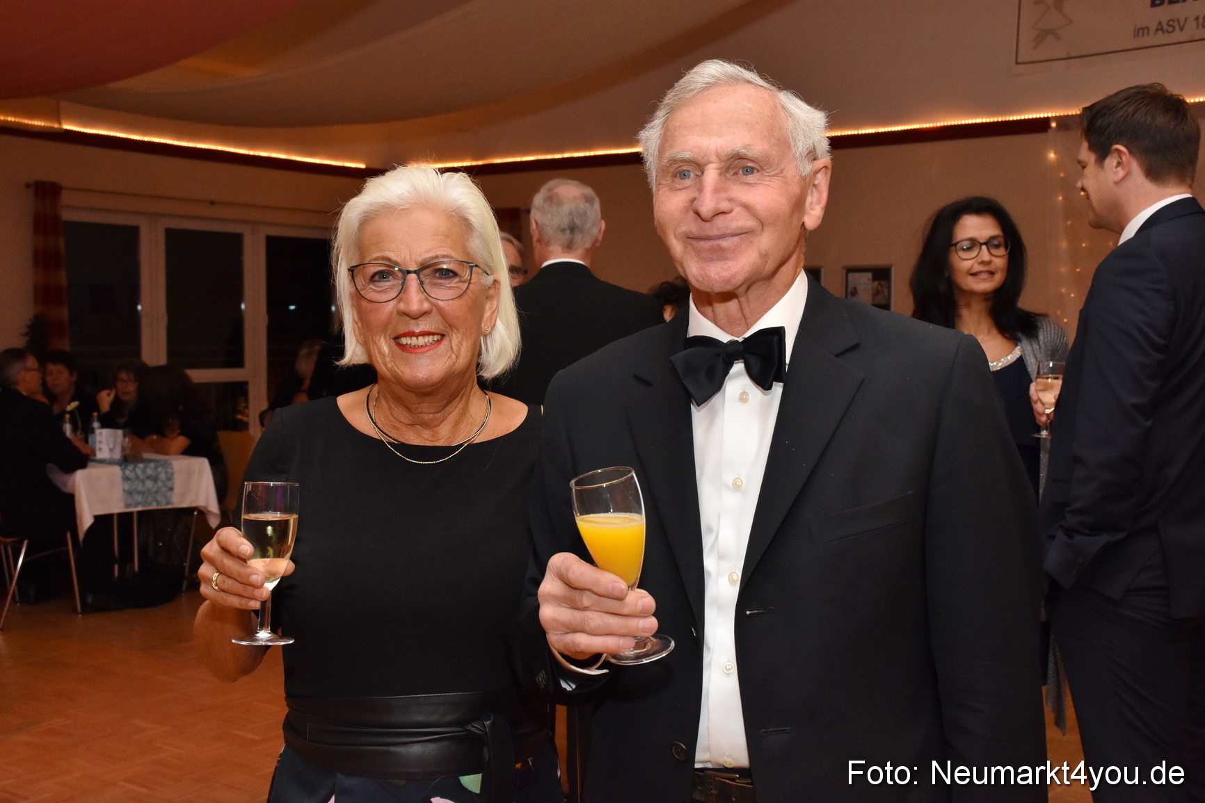 41 Herbstball Blau Silber ASV Neumarkt 0046