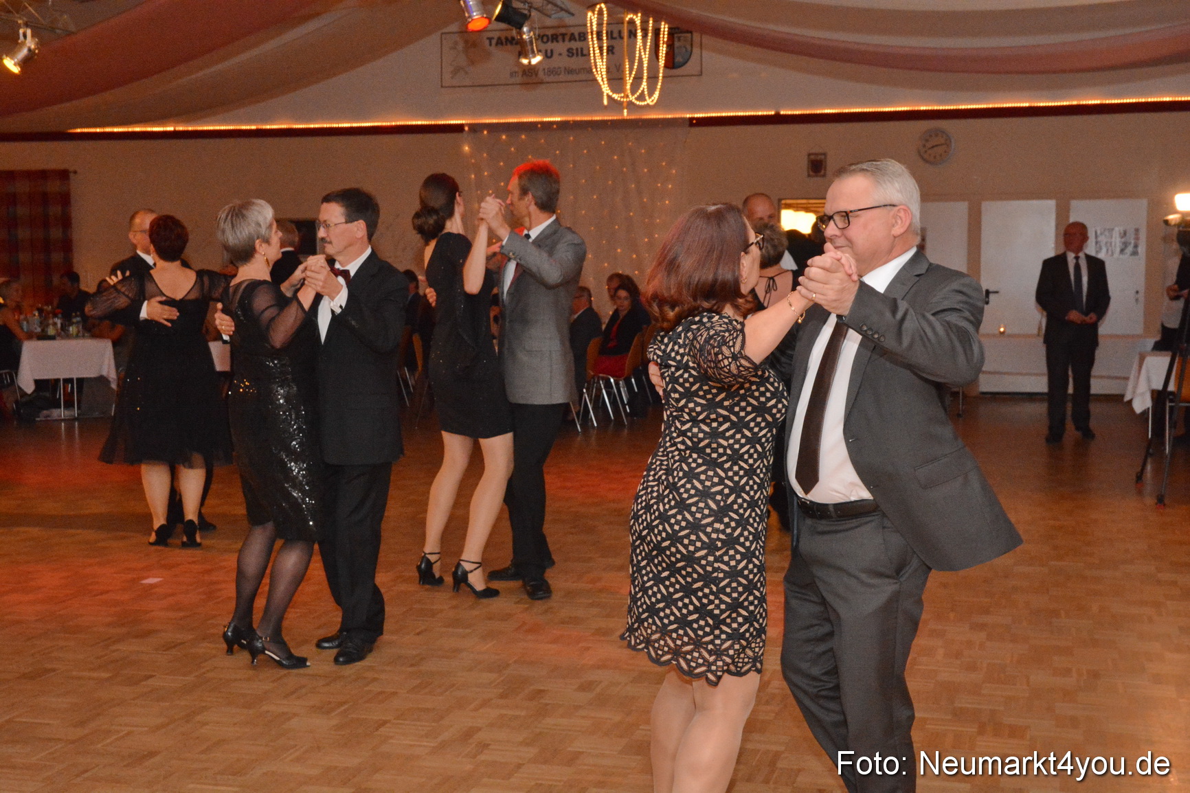 41 Herbstball Blau Silber ASV Neumarkt 0068