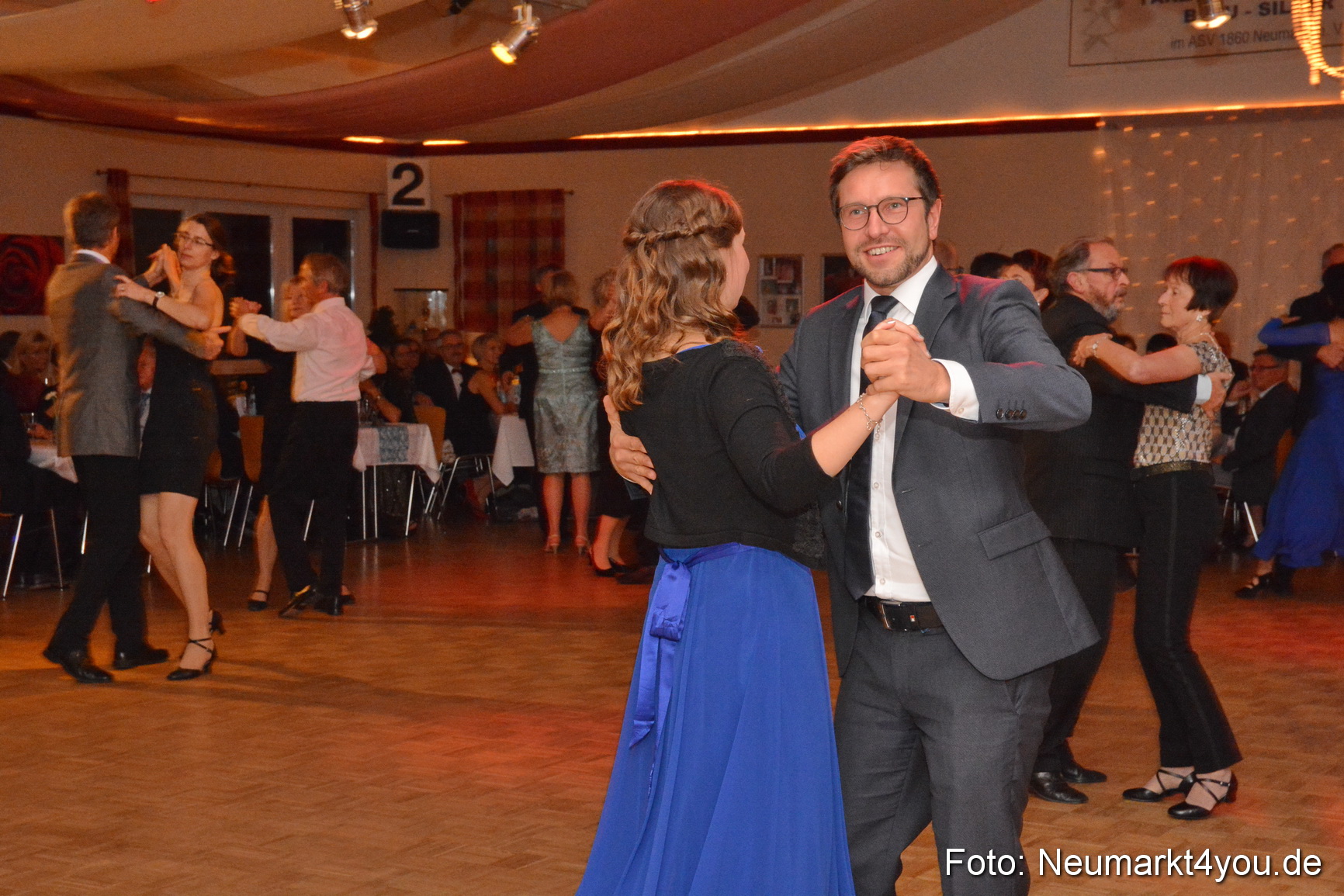 41 Herbstball Blau Silber ASV Neumarkt 0070