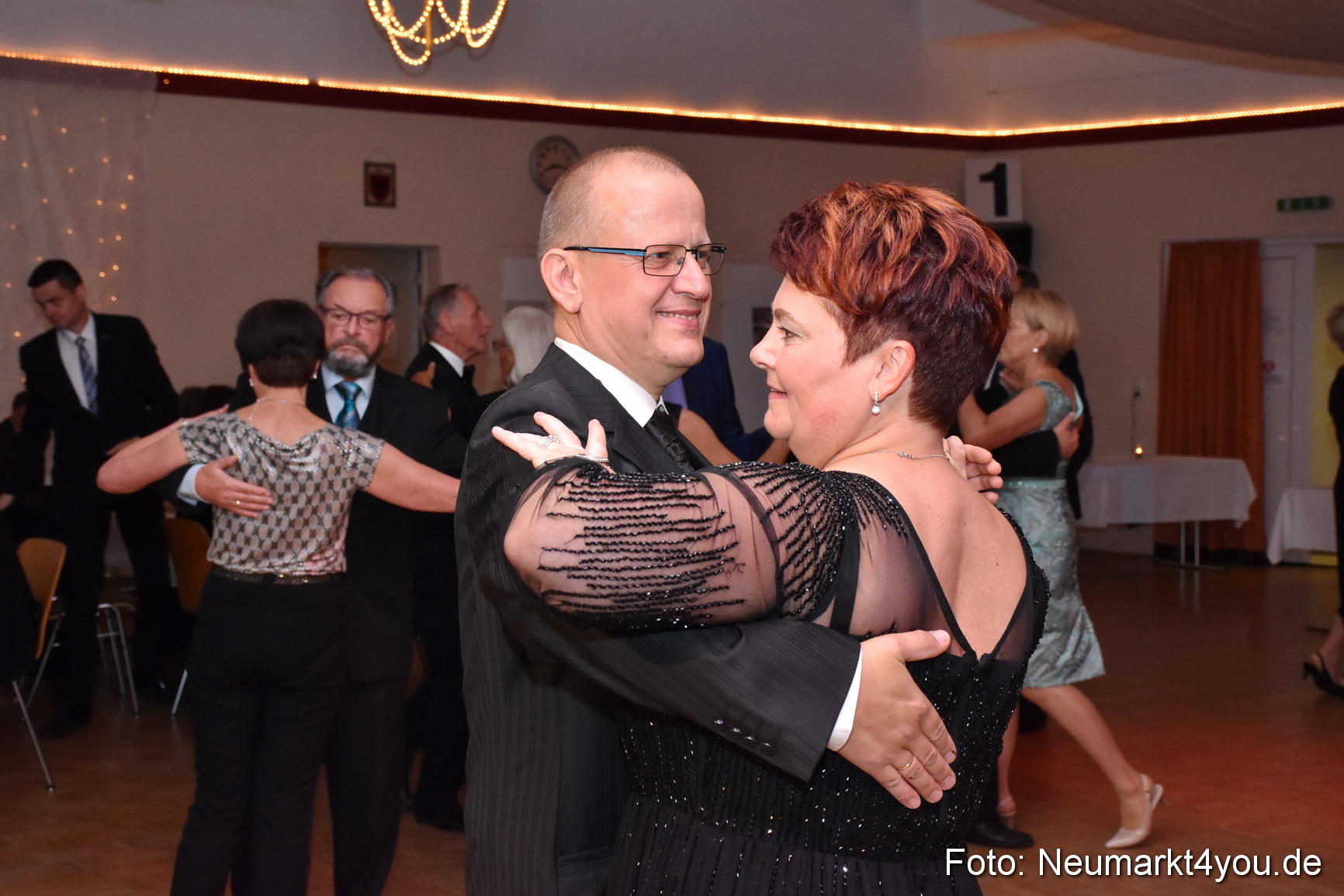 41 Herbstball Blau Silber ASV Neumarkt 0075