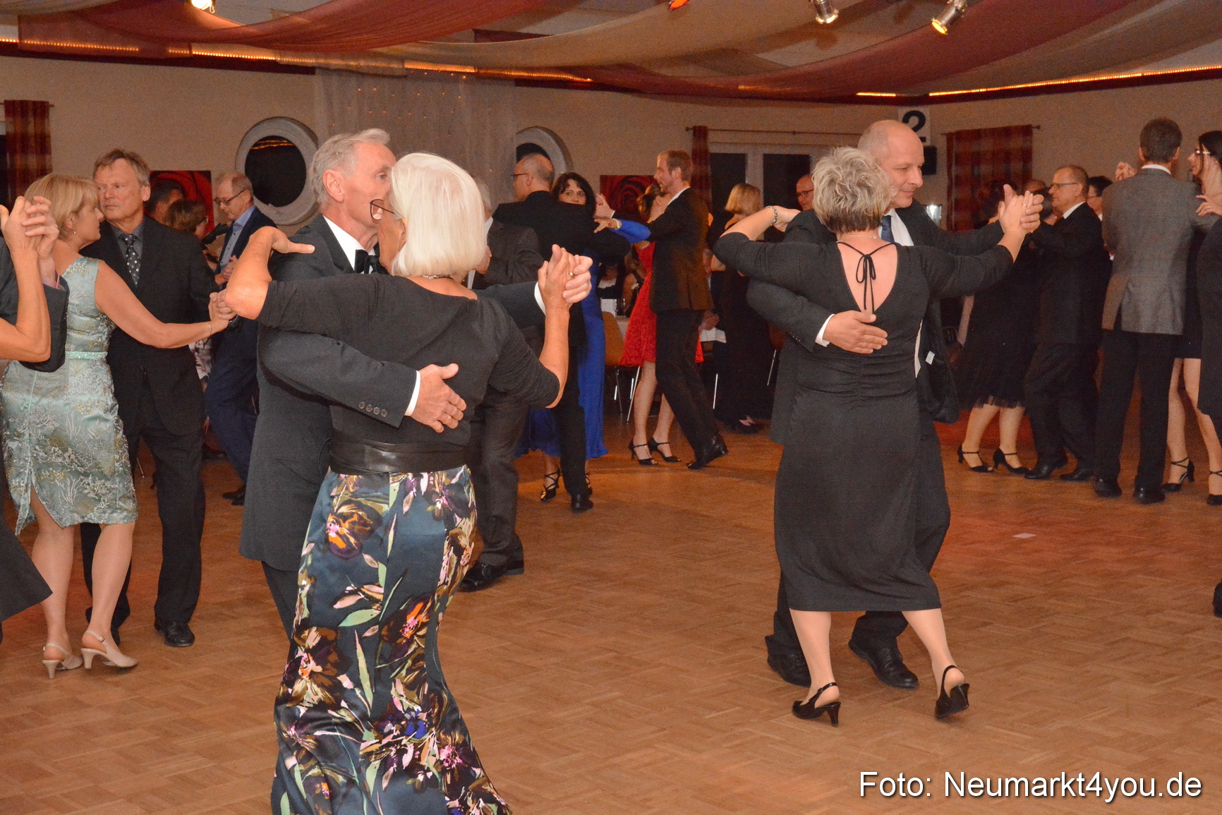 41 Herbstball Blau Silber ASV Neumarkt 0076