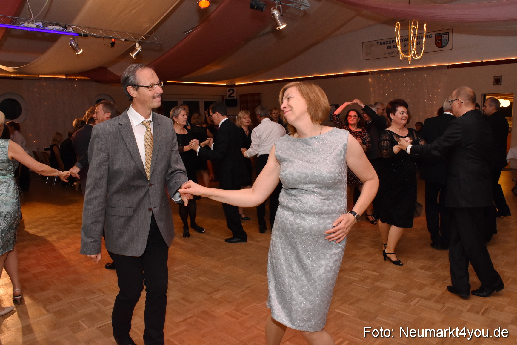 41 Herbstball Blau Silber ASV Neumarkt 0093