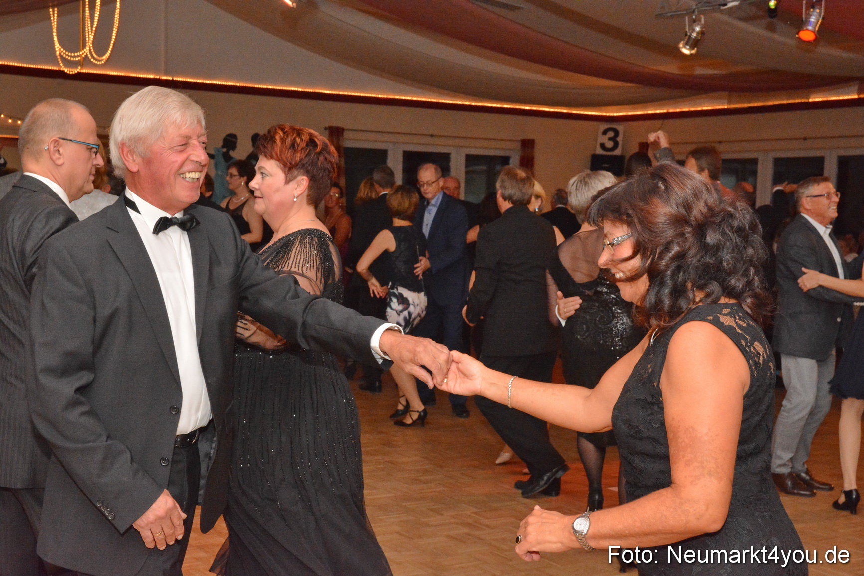 41 Herbstball Blau Silber ASV Neumarkt 0094