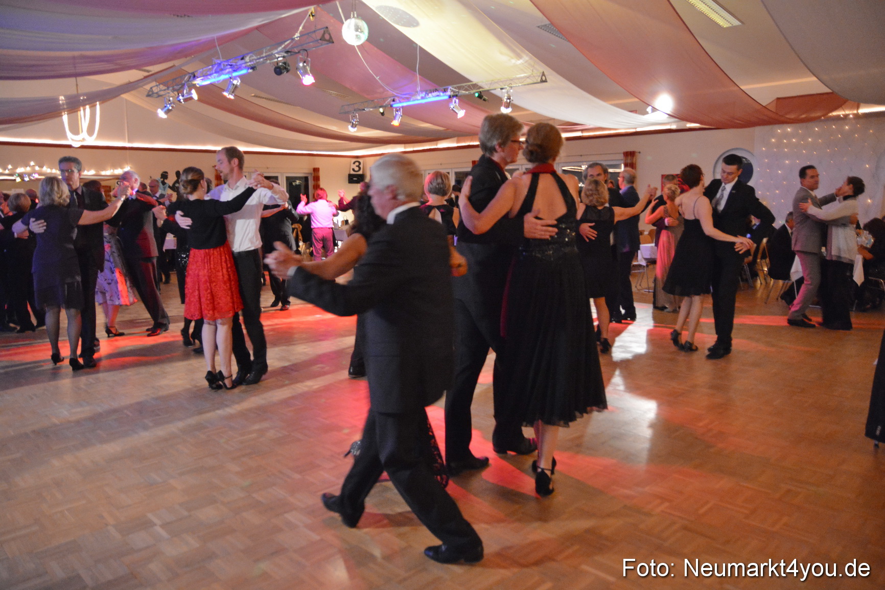 41 Herbstball Blau Silber ASV Neumarkt 0100