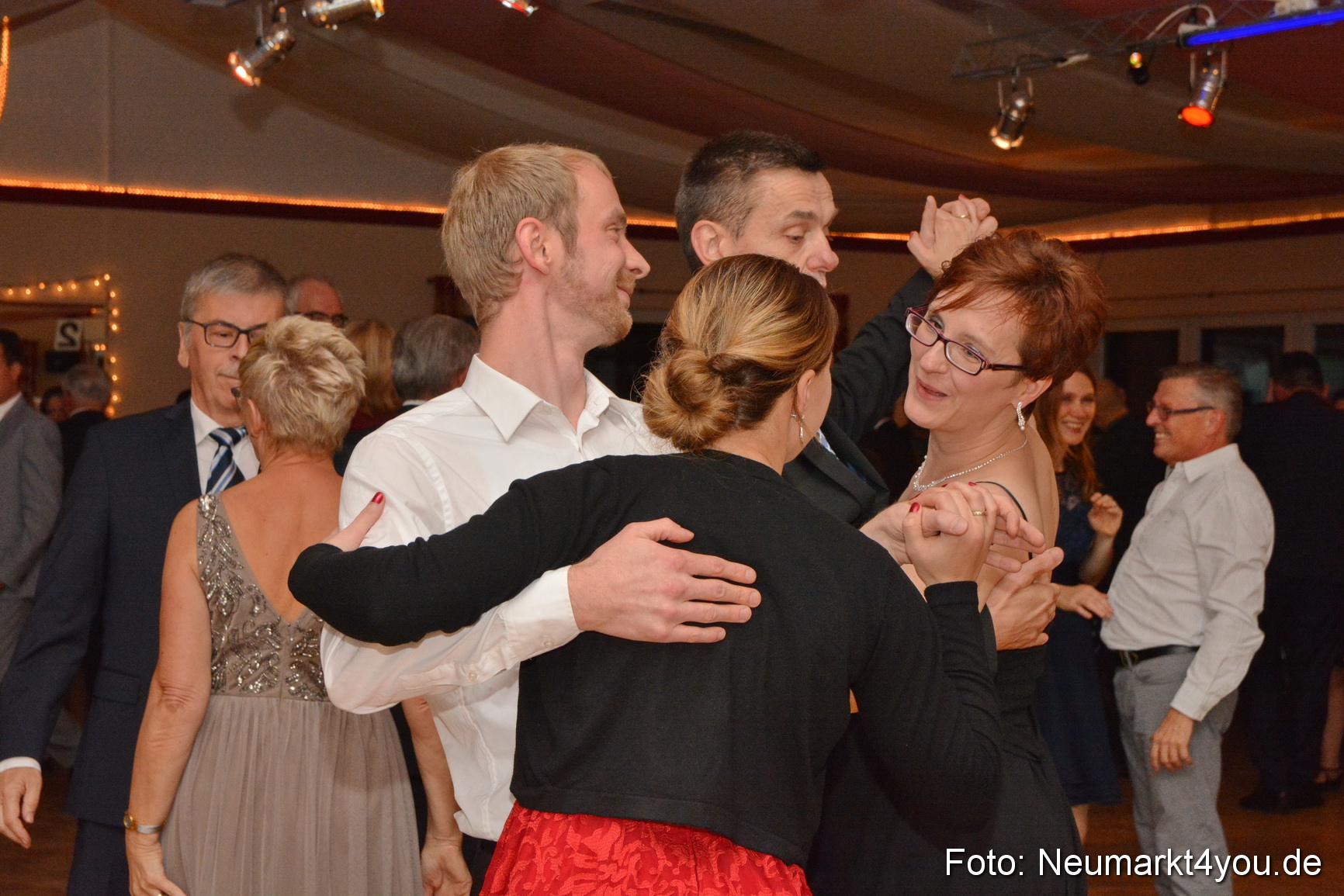 41 Herbstball Blau Silber ASV Neumarkt 0103