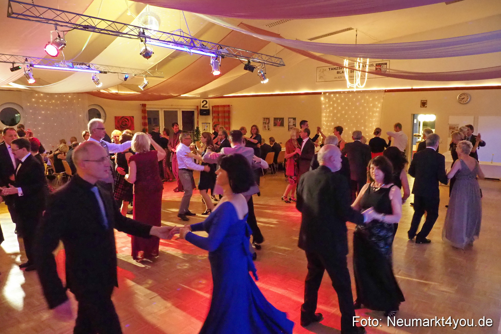 41 Herbstball Blau Silber ASV Neumarkt 0106