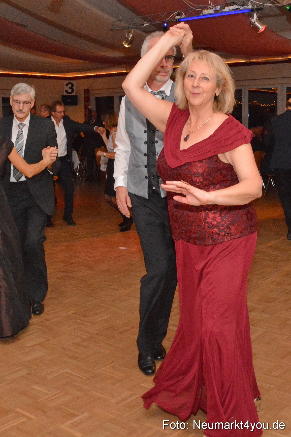 41 Herbstball Blau Silber ASV Neumarkt 0111