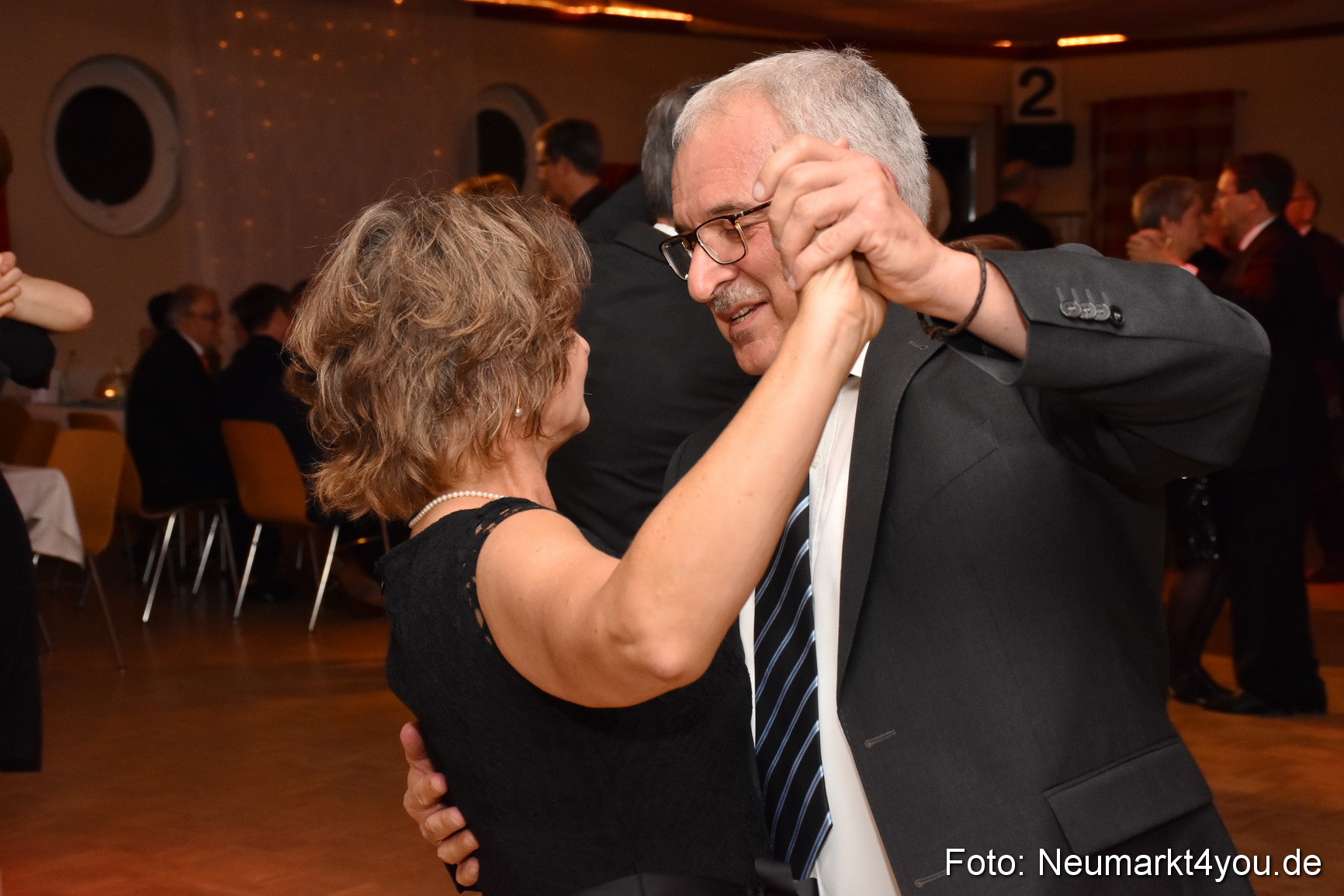 41 Herbstball Blau Silber ASV Neumarkt 0118