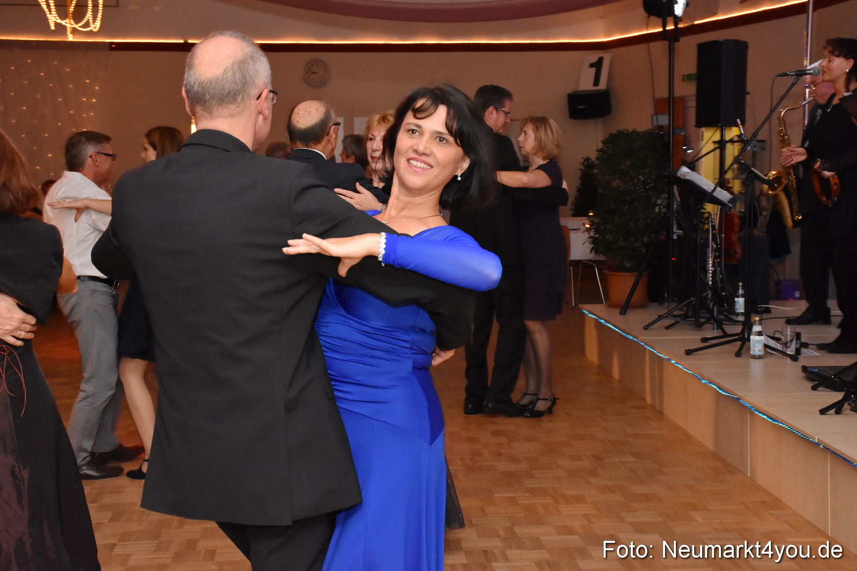 41 Herbstball Blau Silber ASV Neumarkt 0119