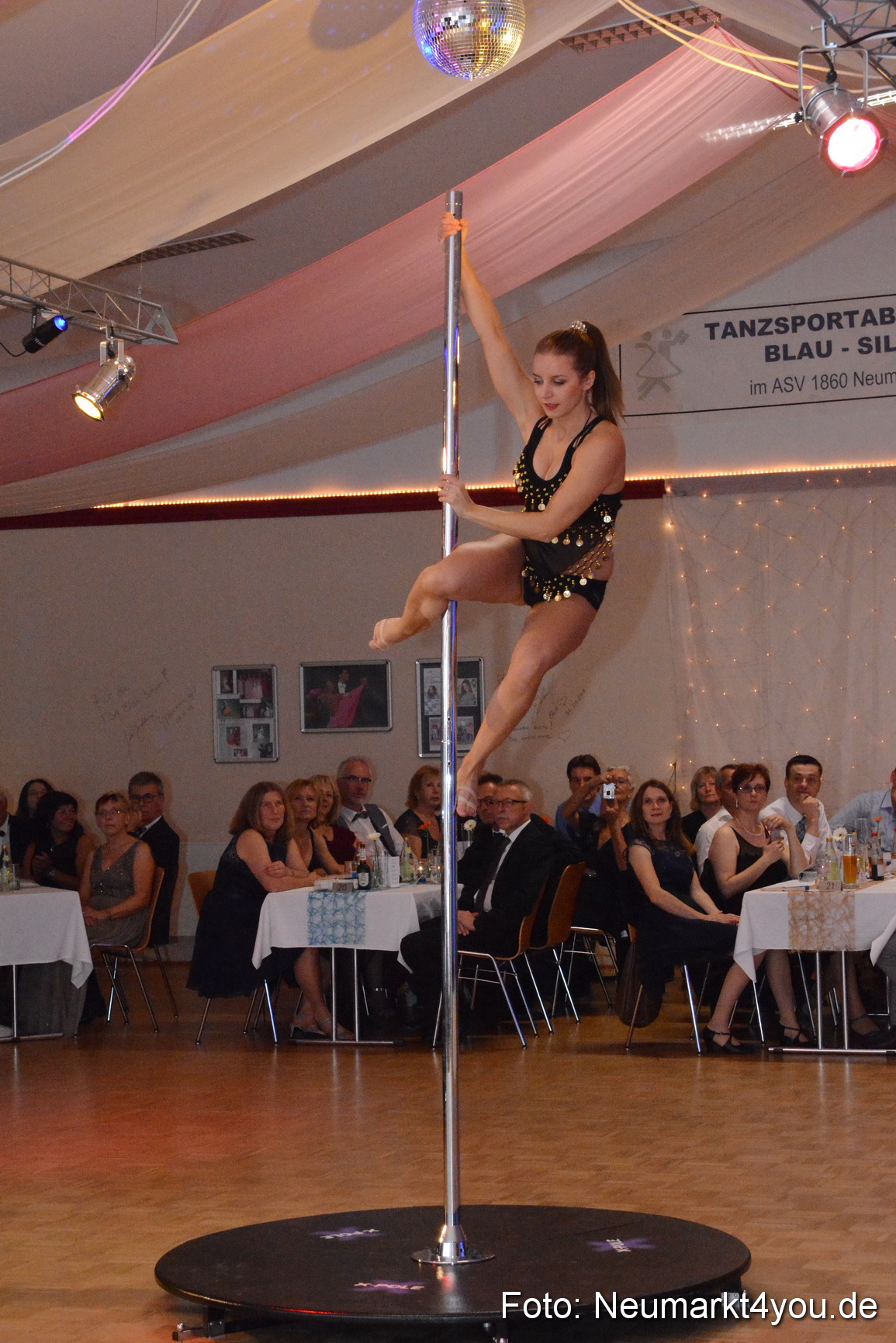 41 Herbstball Blau Silber ASV Neumarkt 0134