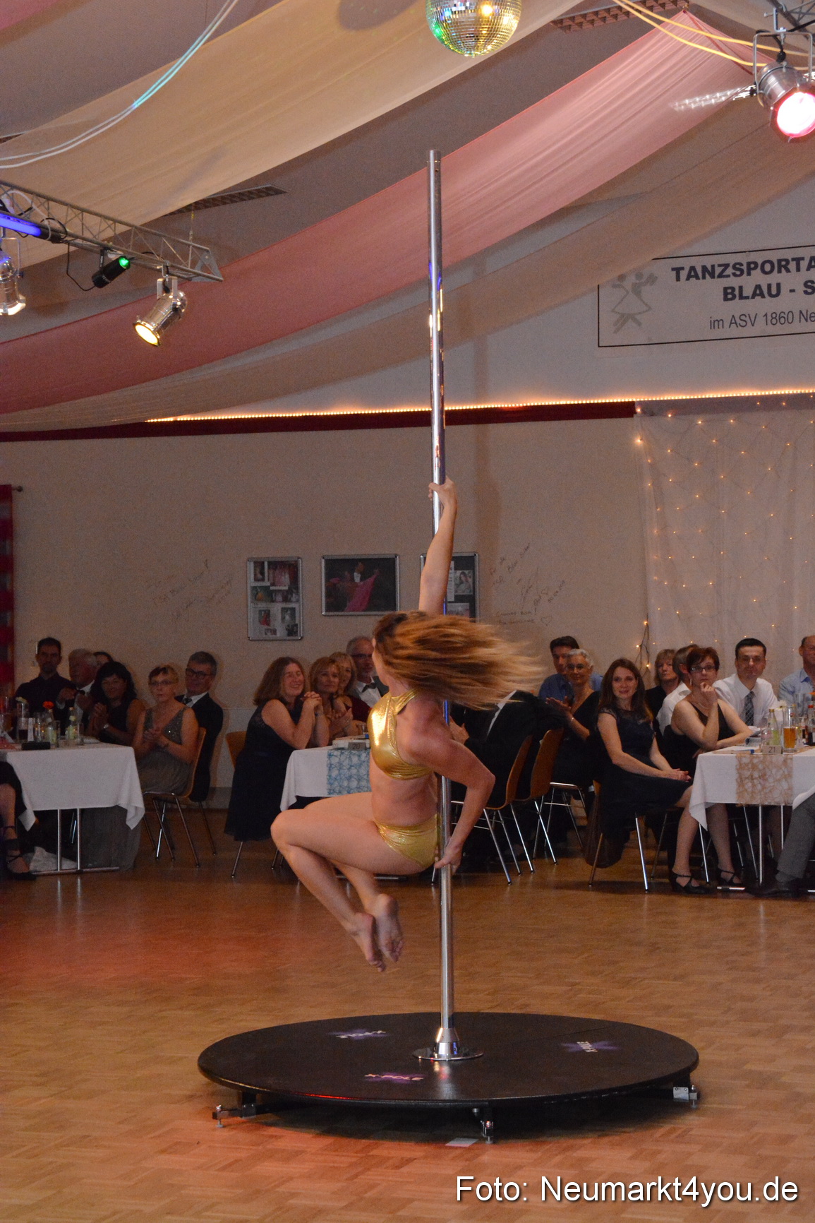 41 Herbstball Blau Silber ASV Neumarkt 0147