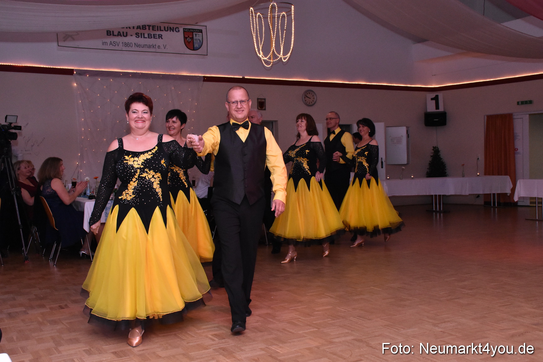 41 Herbstball Blau Silber ASV Neumarkt 0153