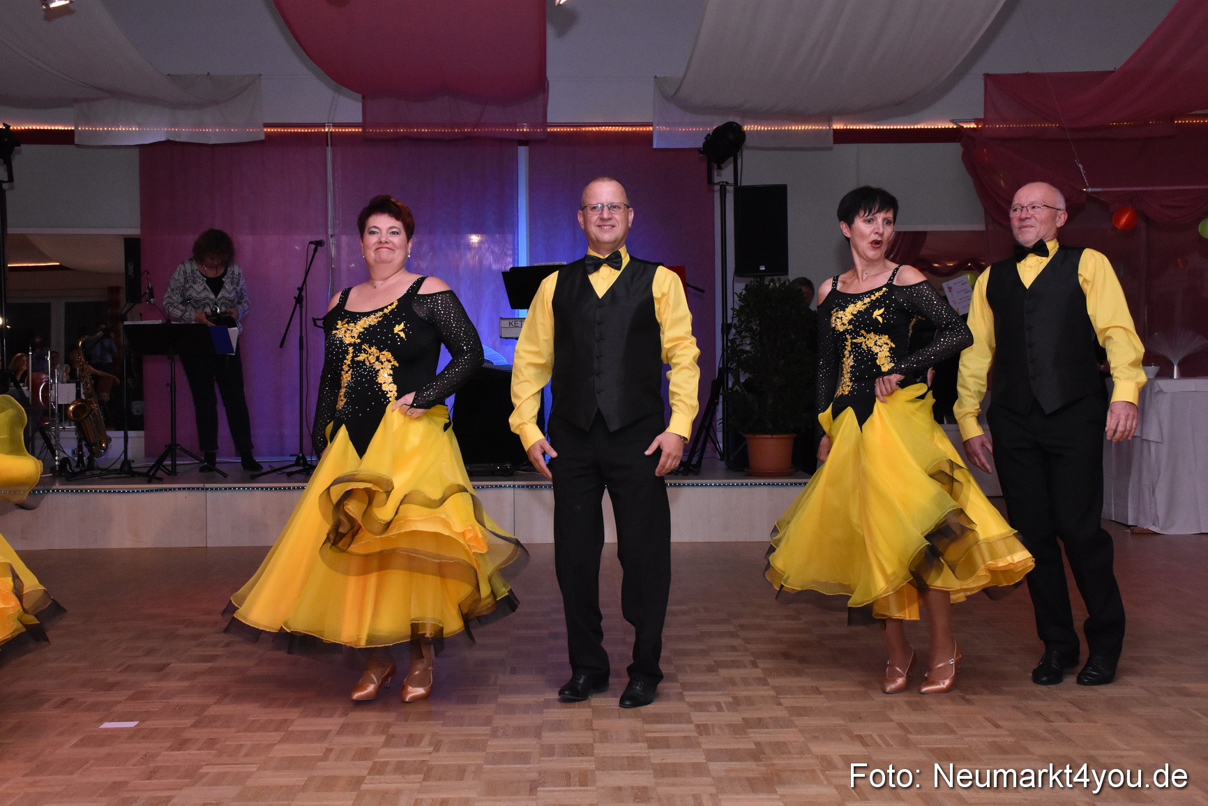 41 Herbstball Blau Silber ASV Neumarkt 0160