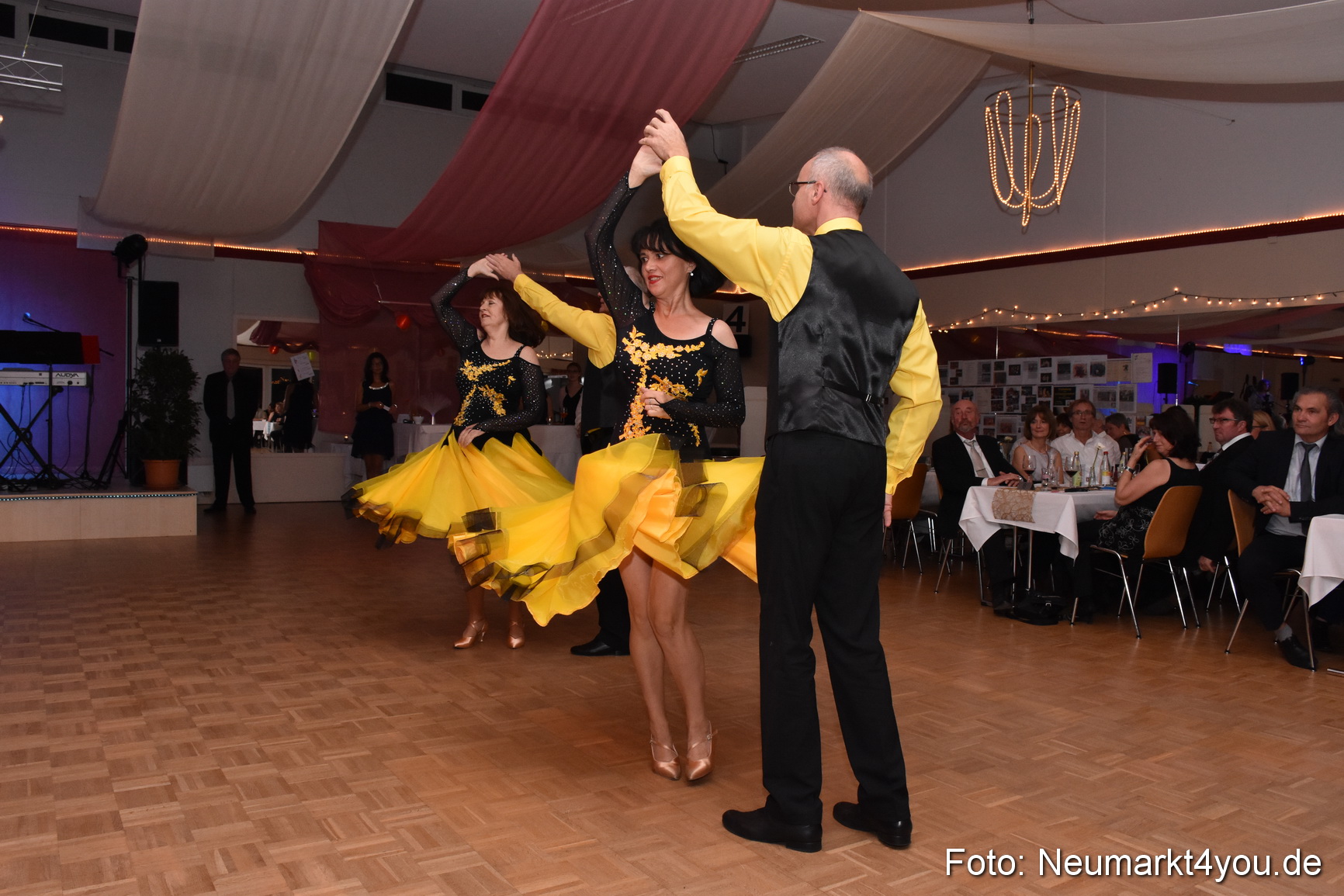 41 Herbstball Blau Silber ASV Neumarkt 0161