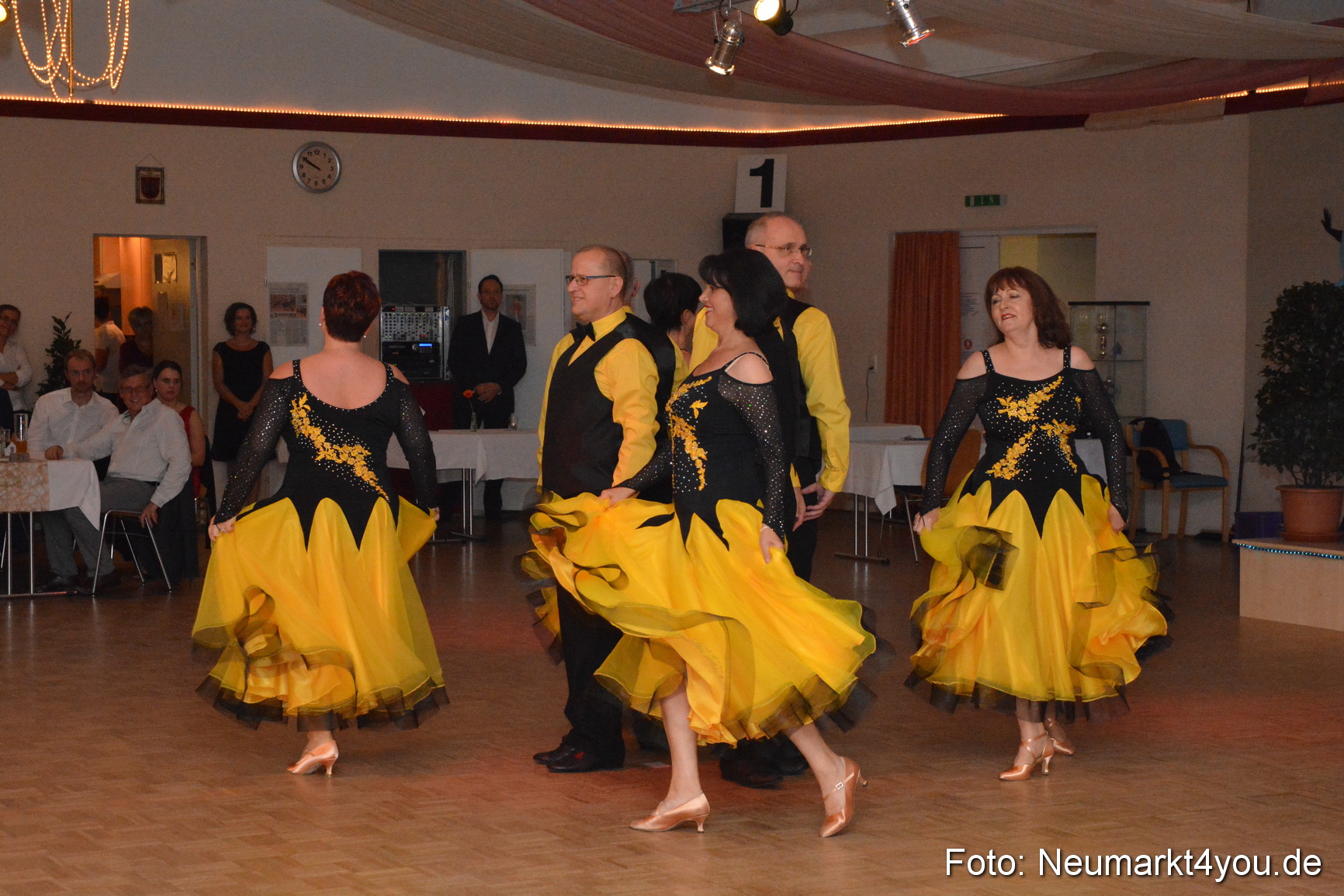 41 Herbstball Blau Silber ASV Neumarkt 0162