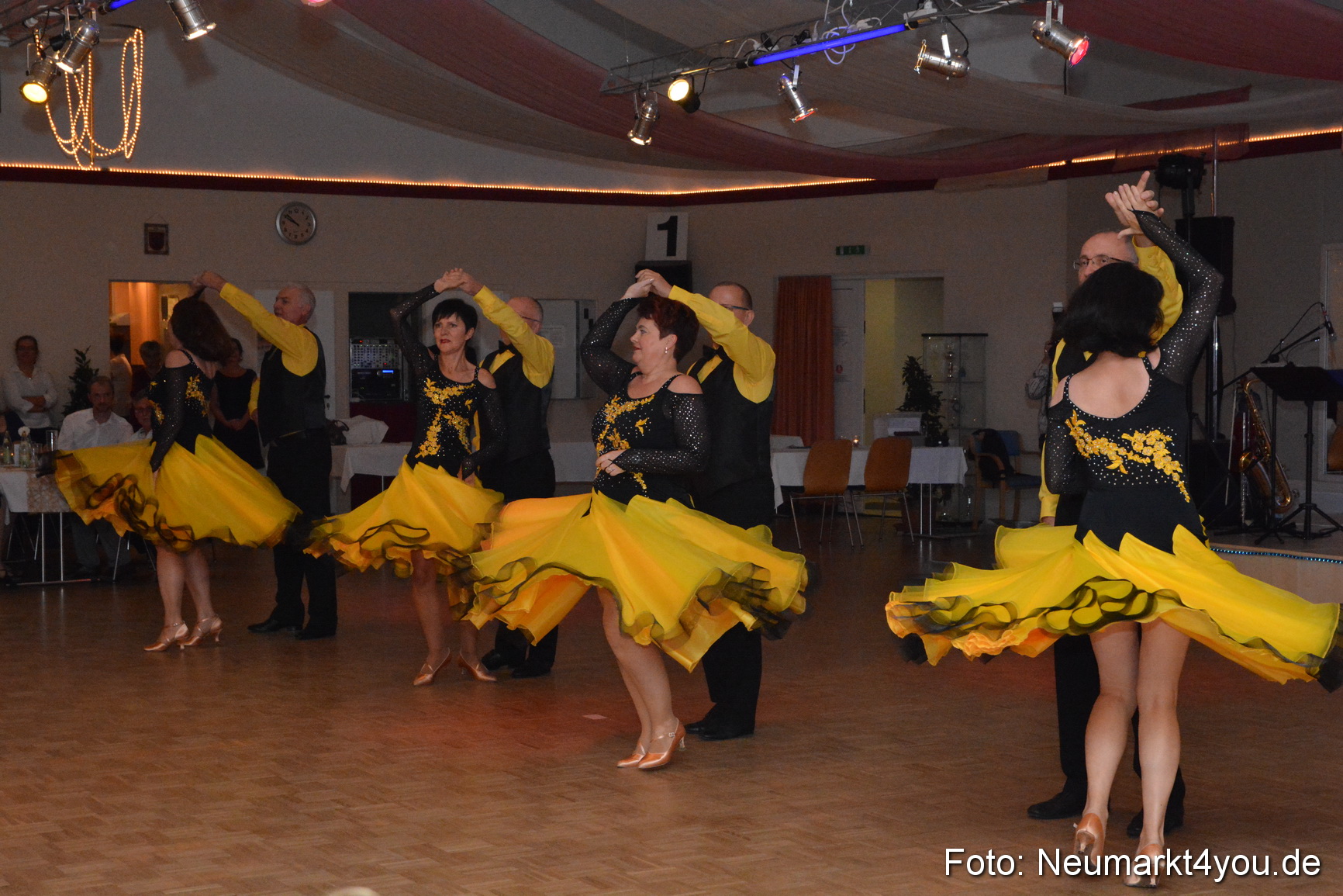 41 Herbstball Blau Silber ASV Neumarkt 0165