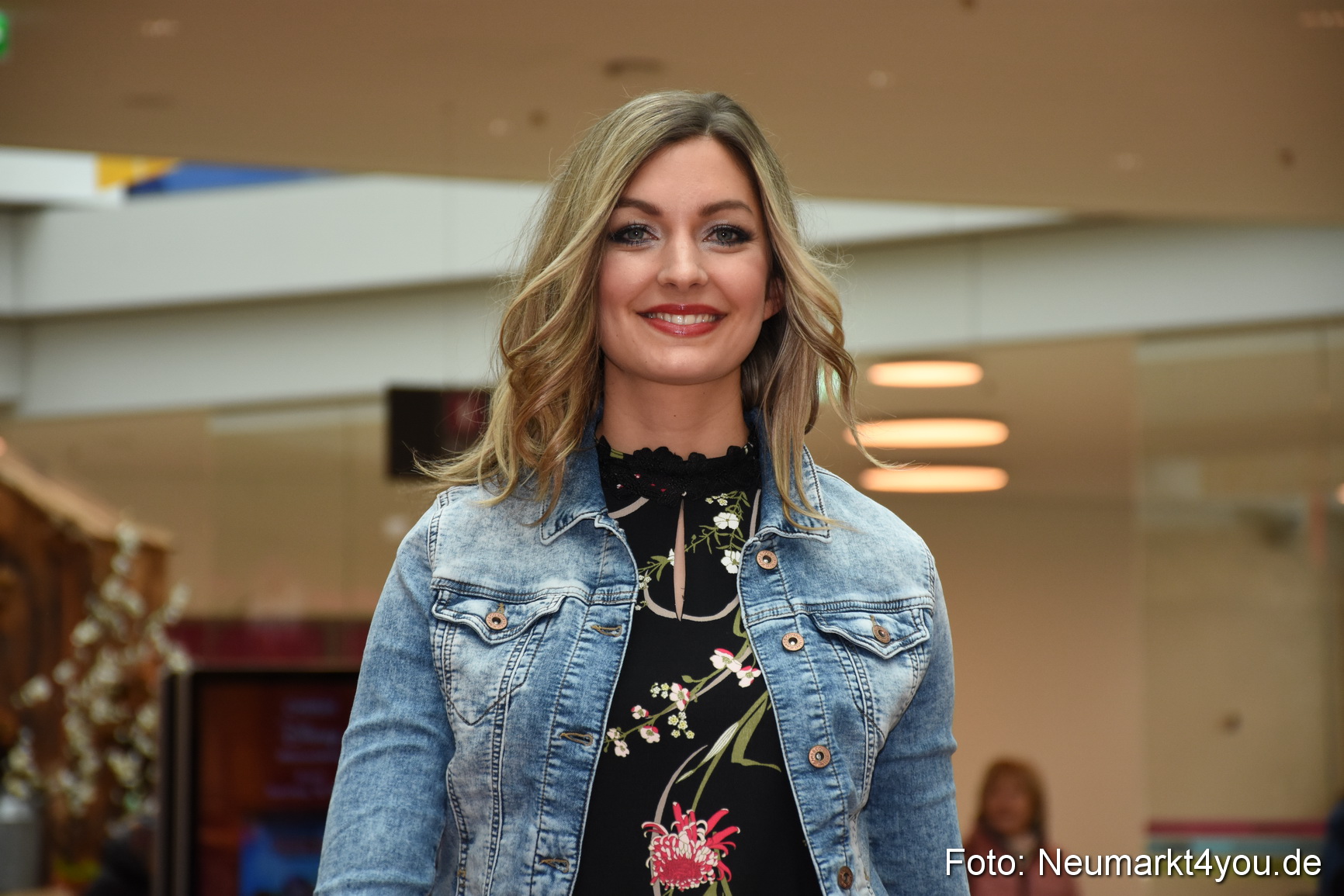 Fruehjahrsmodenschau NeuerMarkt 170318 0062