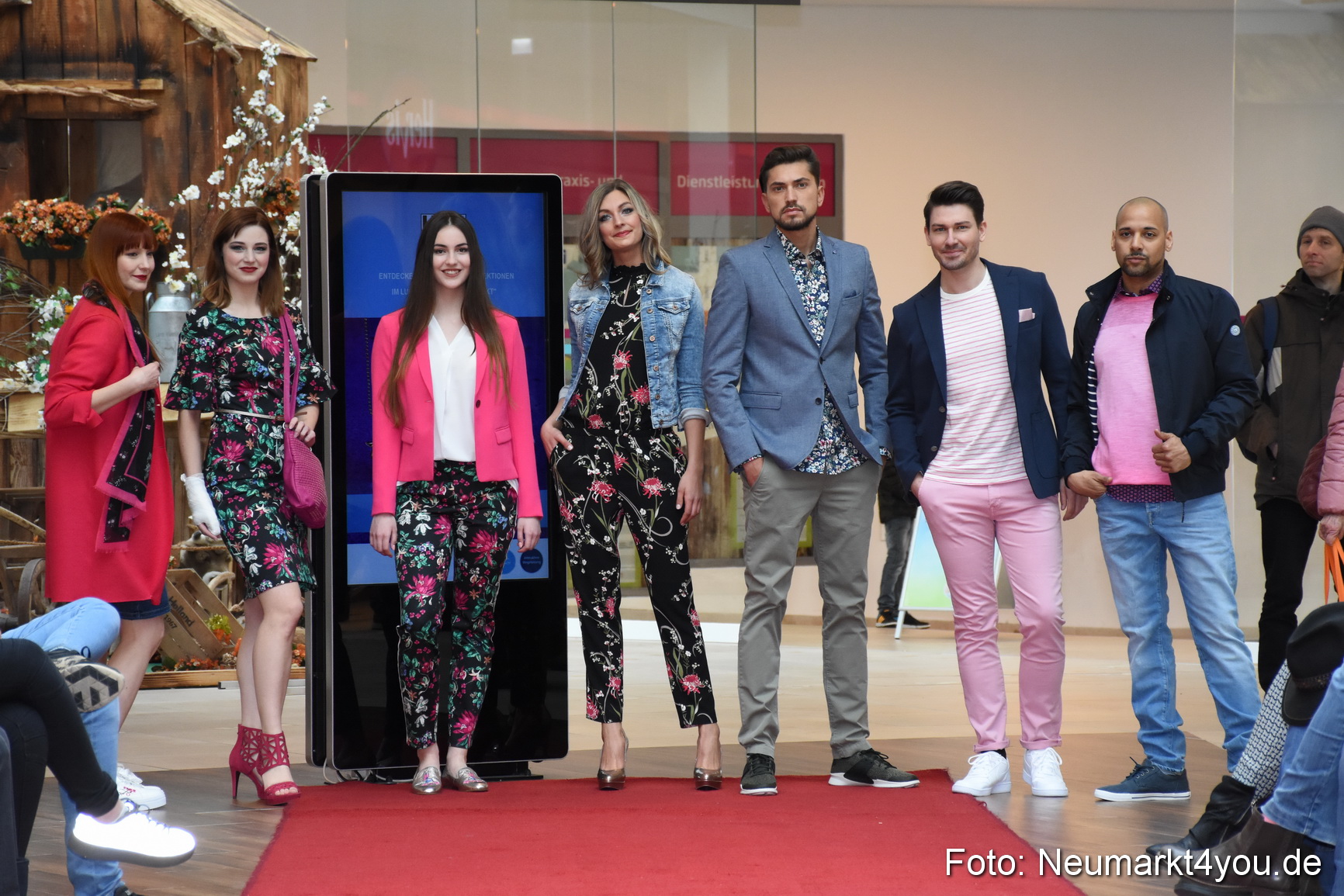 Fruehjahrsmodenschau NeuerMarkt 170318 0065