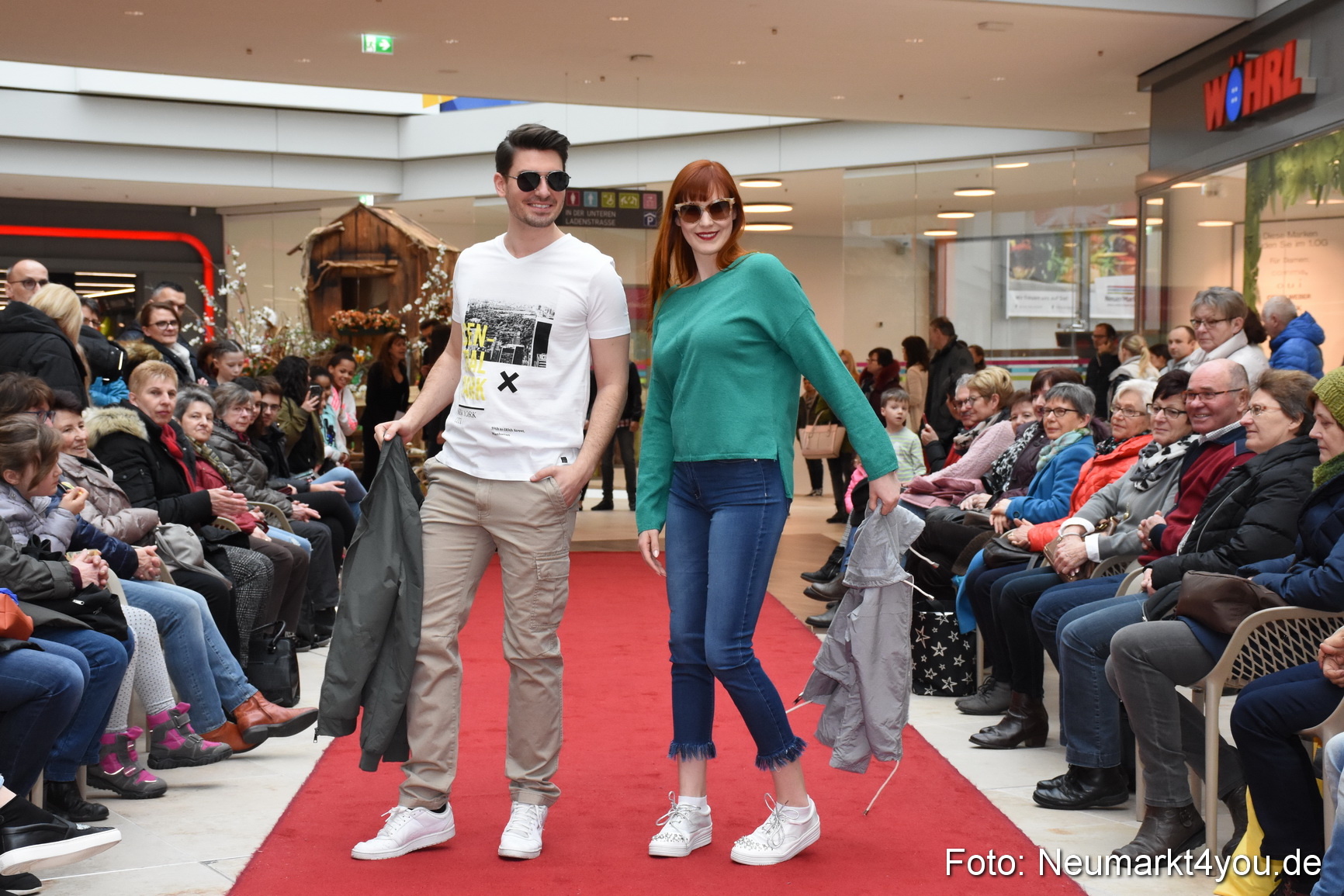 Fruehjahrsmodenschau NeuerMarkt 170318 0093