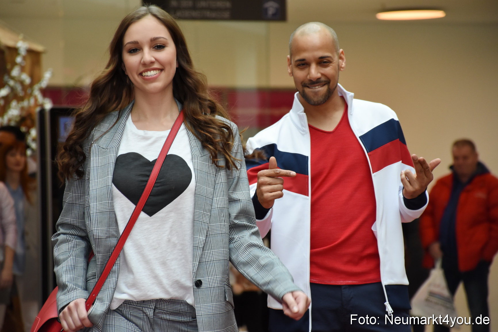 Fruehjahrsmodenschau NeuerMarkt 170318 0159