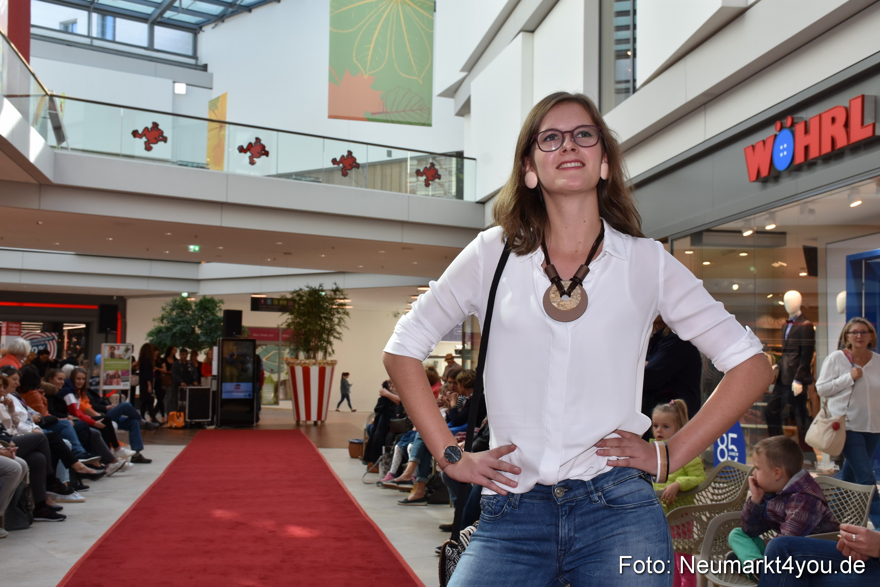 Herbstmodenschau NeuerMarkt 290918 0016