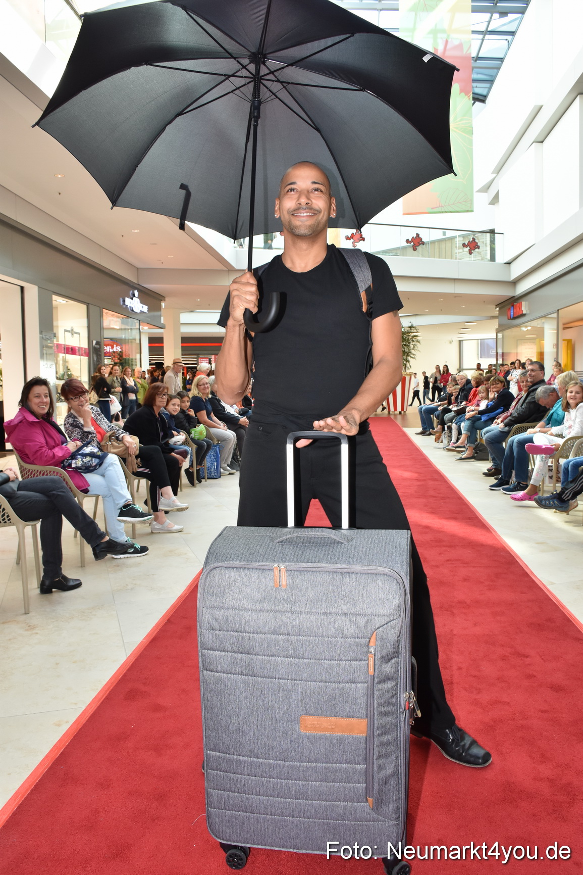 Herbstmodenschau NeuerMarkt 290918 0021