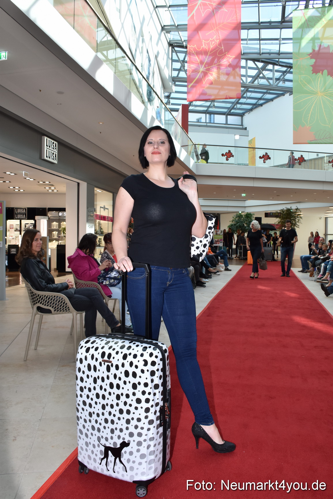 Herbstmodenschau NeuerMarkt 290918 0023